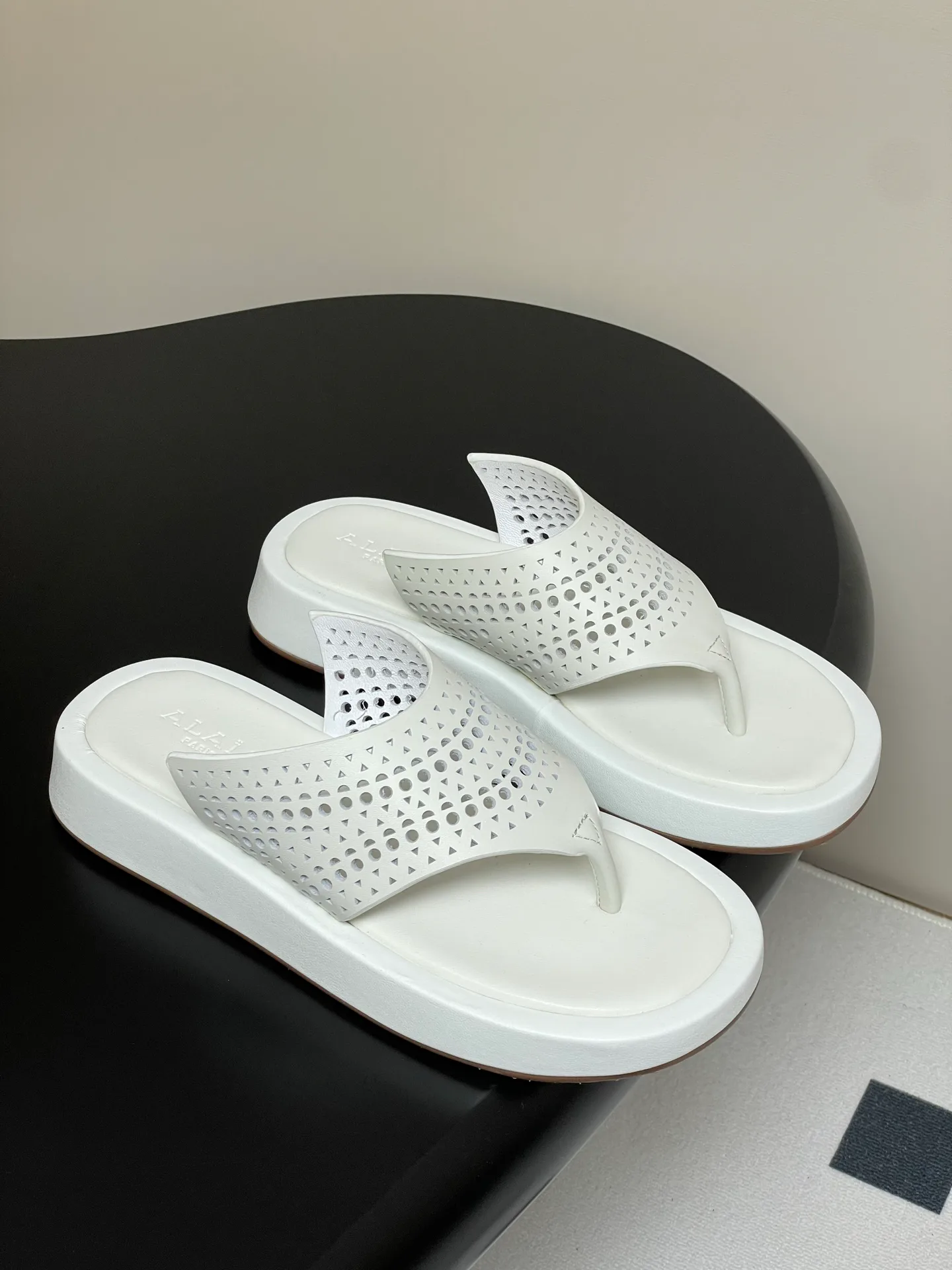 Шлепанцы Женские Alaia 22786