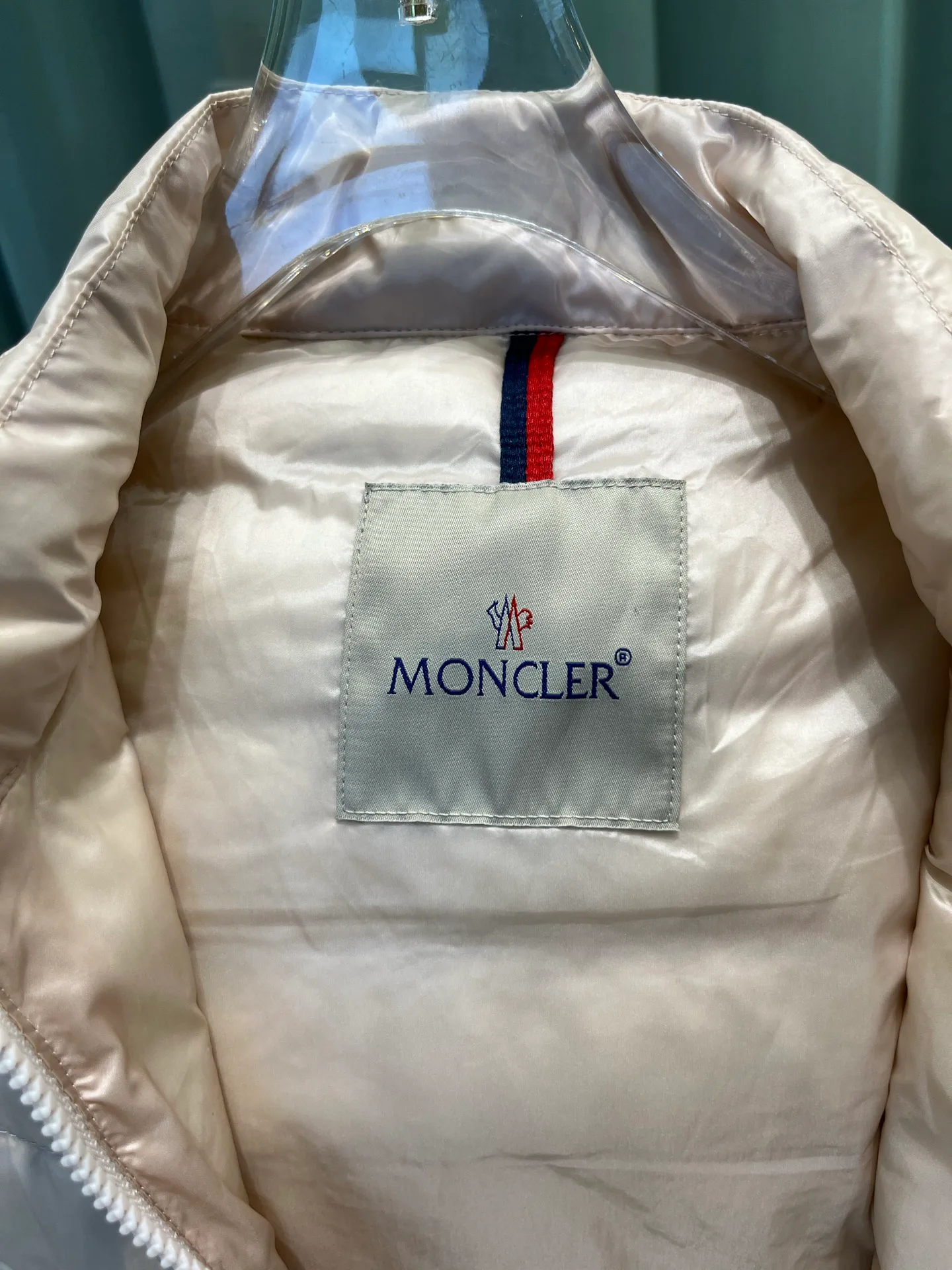 Жилеты Женские Moncler 812925