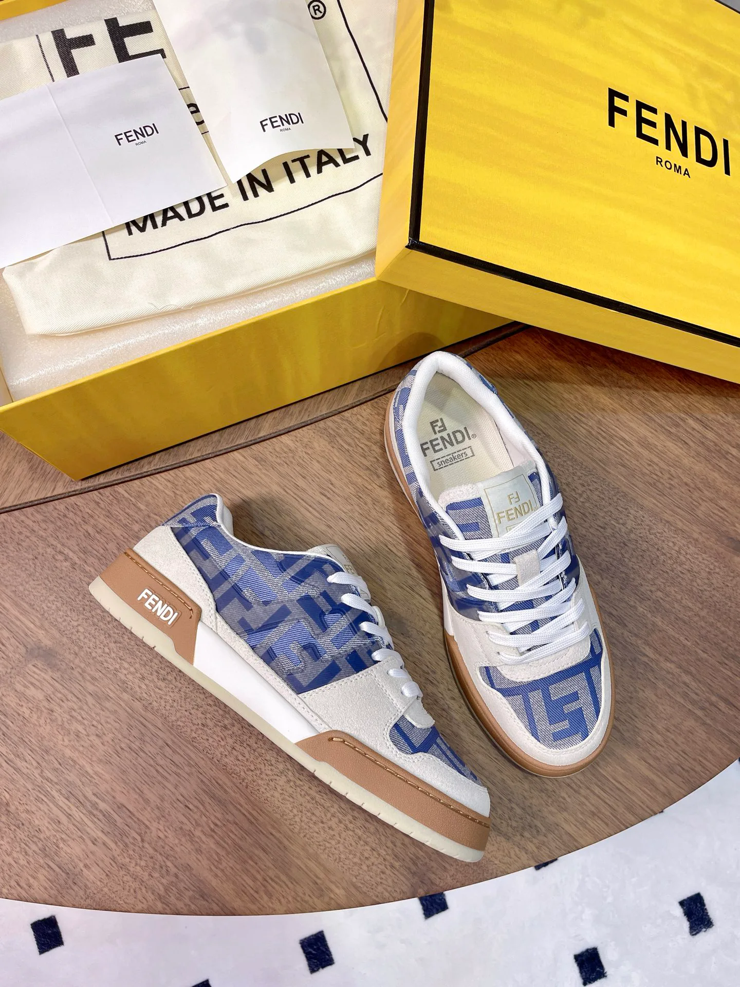 Кроссовки Женские Fendi 17957350