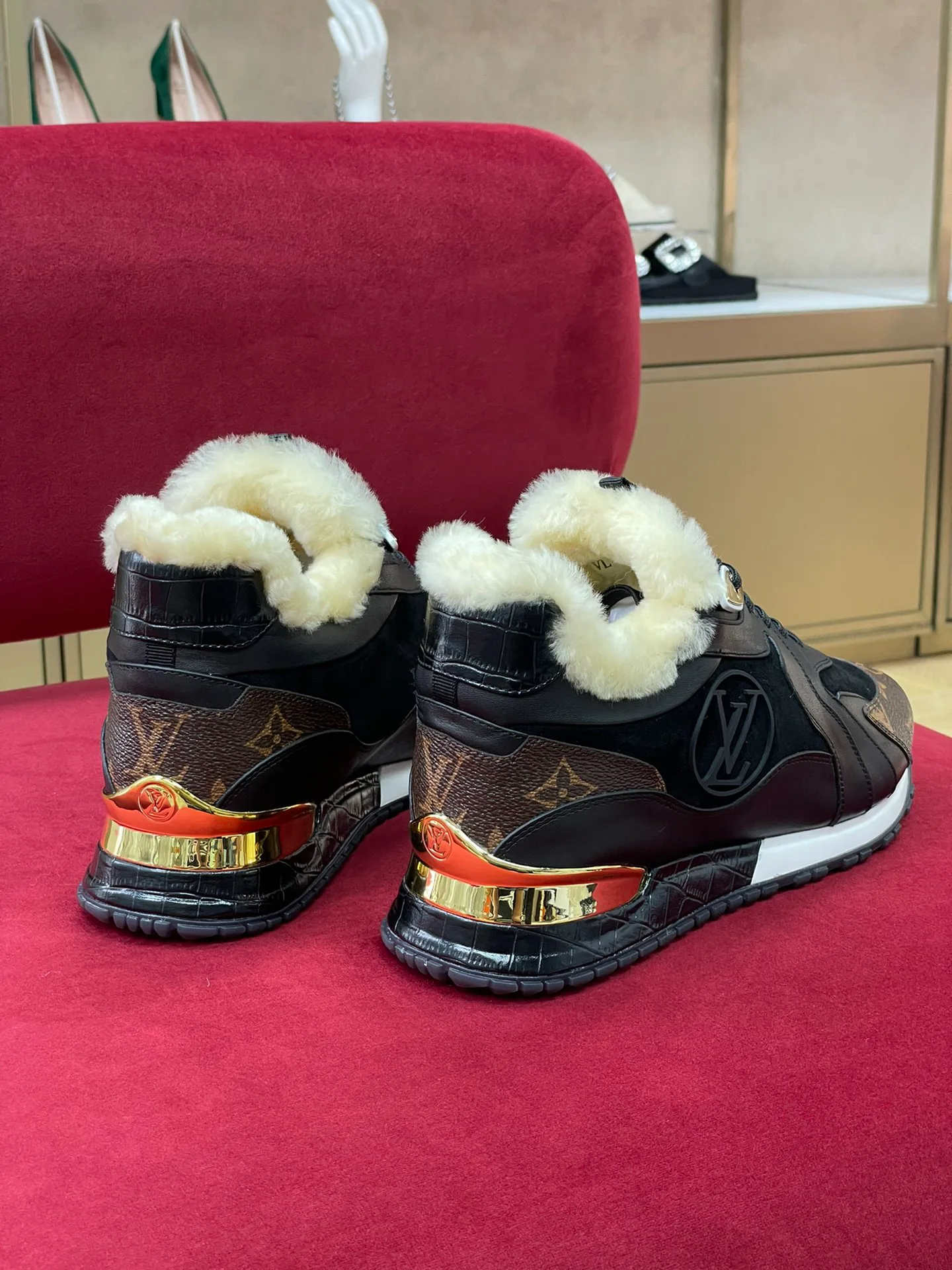 Кроссовки Женские Louis Vuitton 20121756