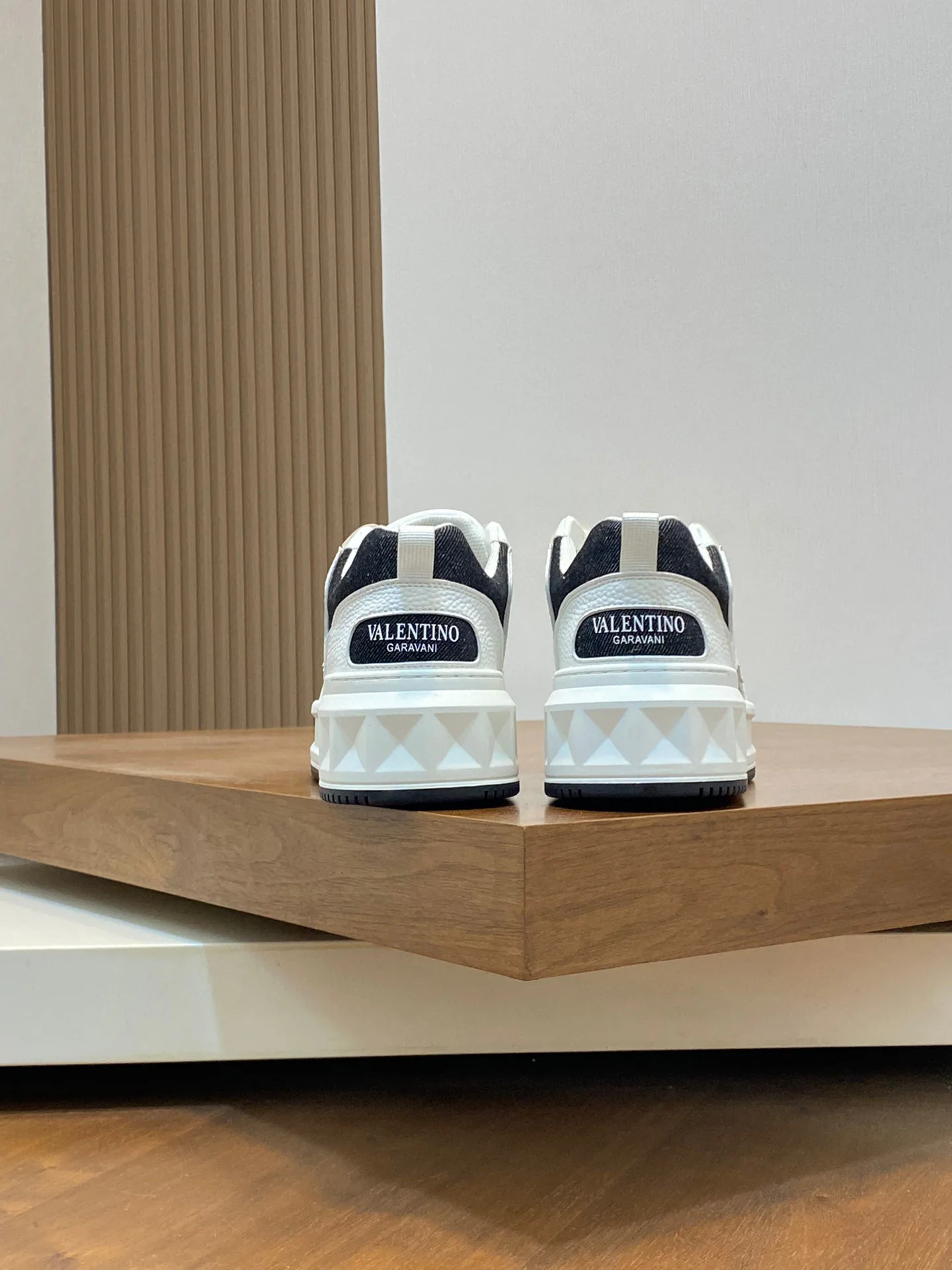 Кроссовки Мужские Valentino 476880