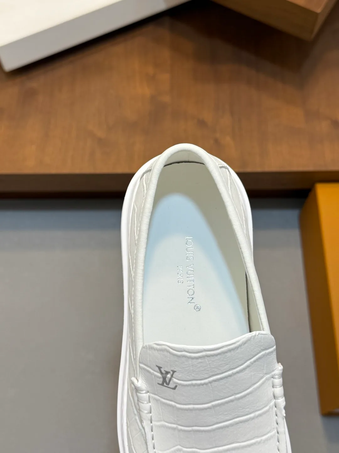 Кроссовки Мужские Louis Vuitton 18548649