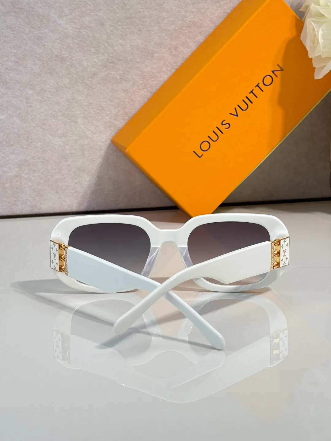 Очки Louis Vuitton 18338517