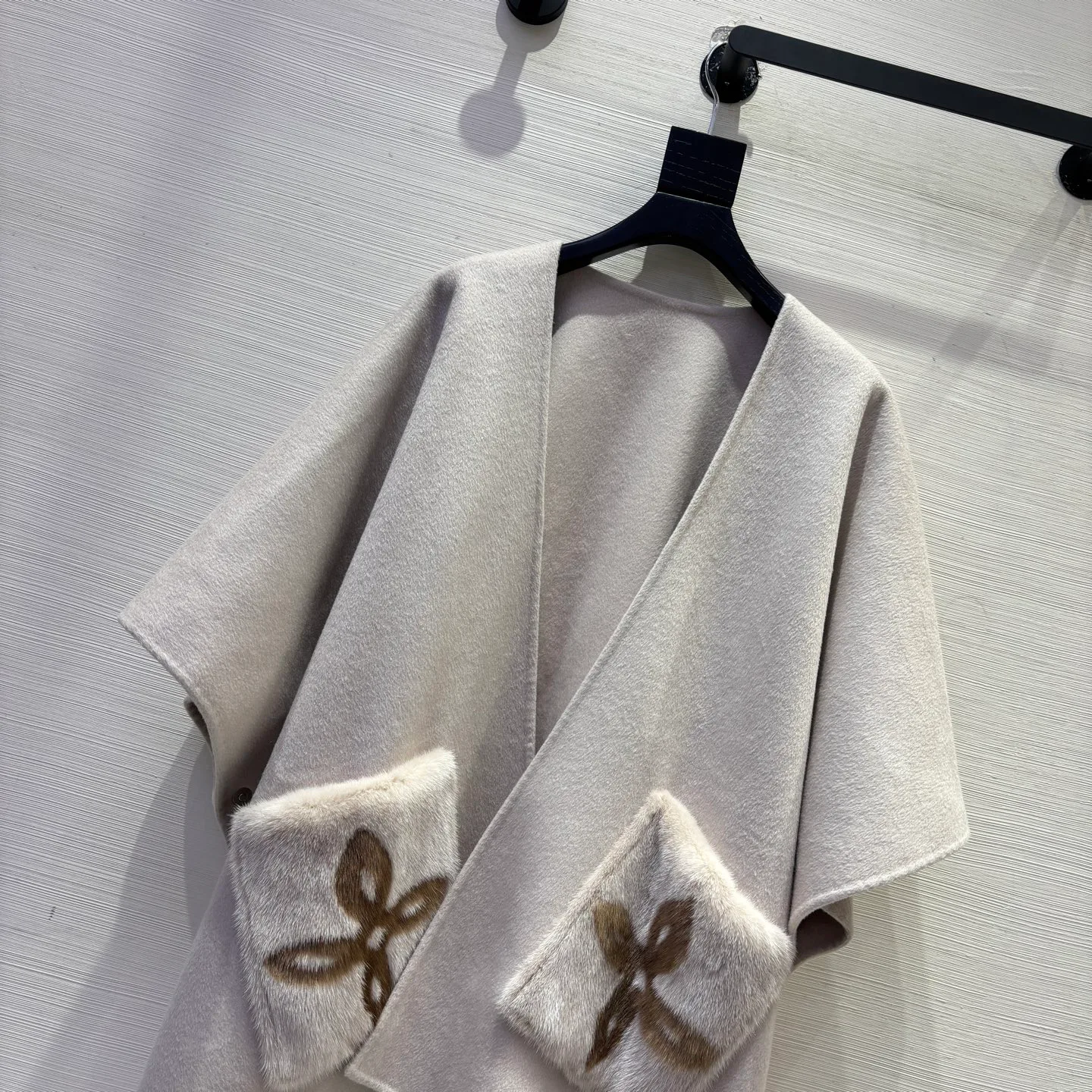 Пальто Женские Loro Piana 18654749