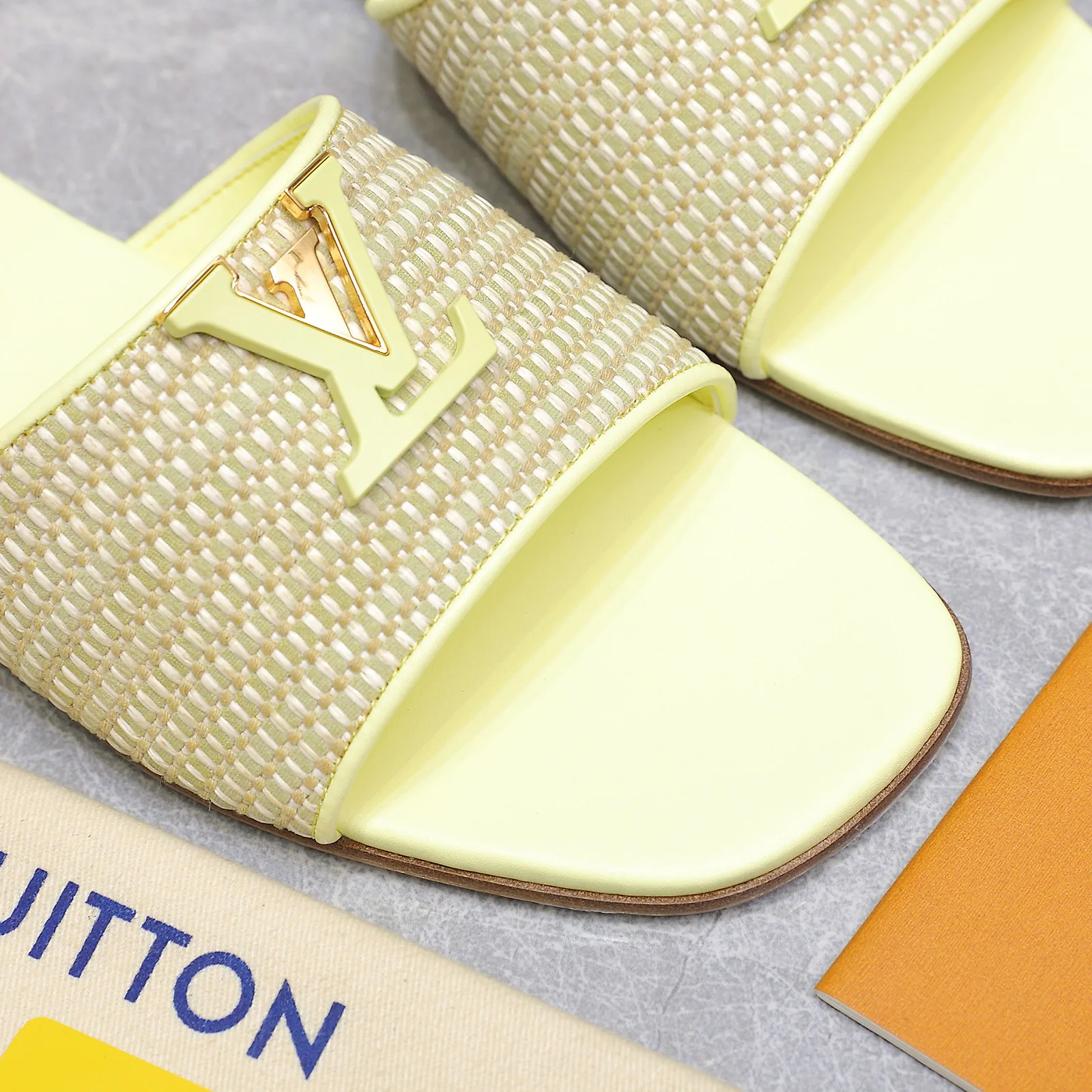 Шлепанцы Женские Louis Vuitton 491983