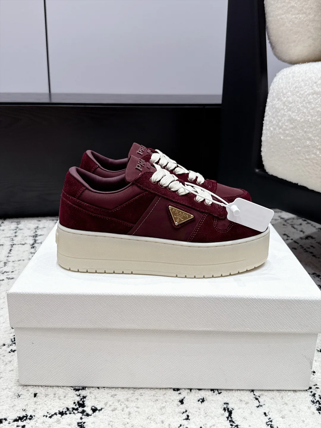 Кроссовки Женские Prada 17978257