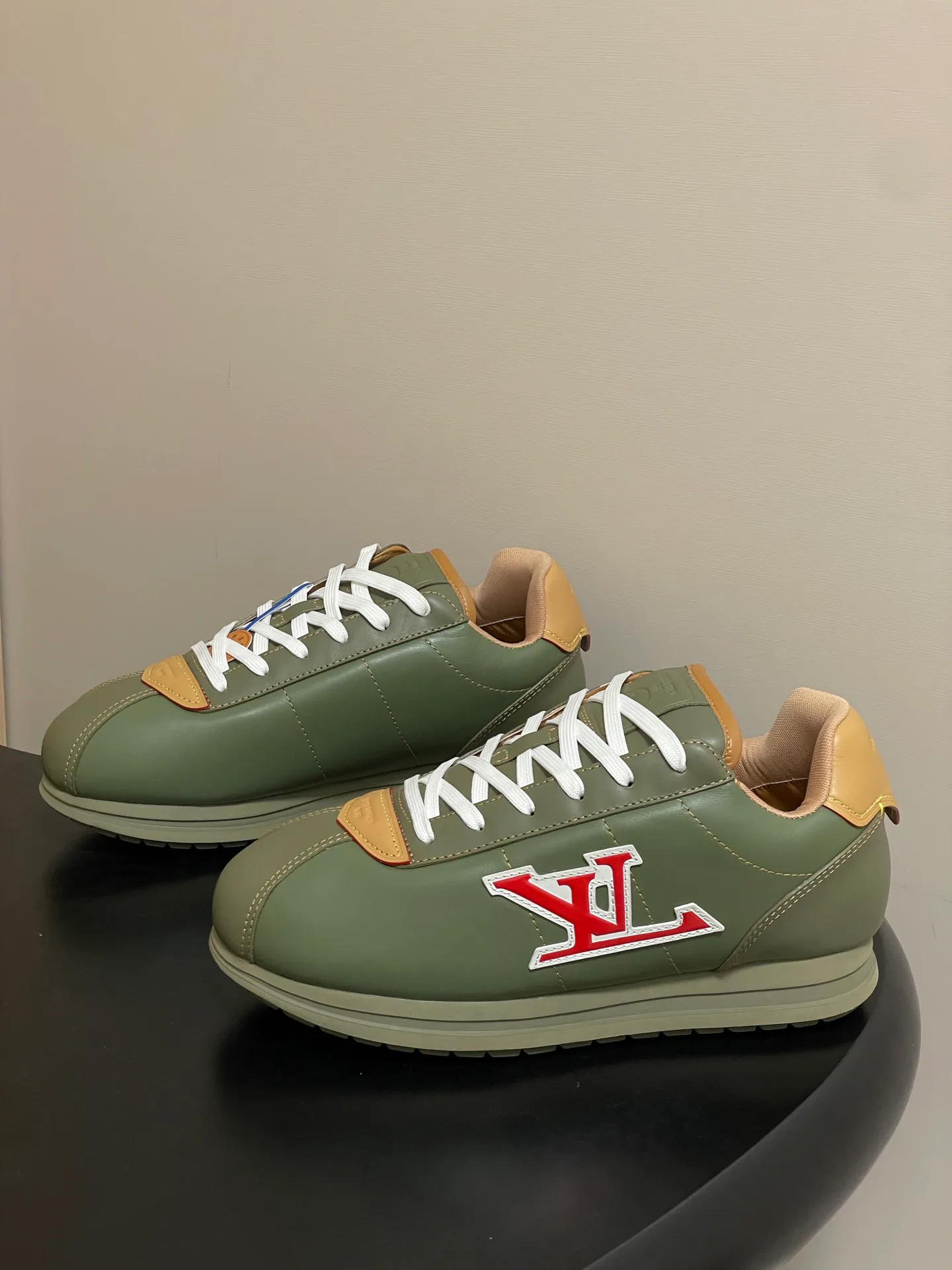 Кроссовки Женские Louis Vuitton 725610