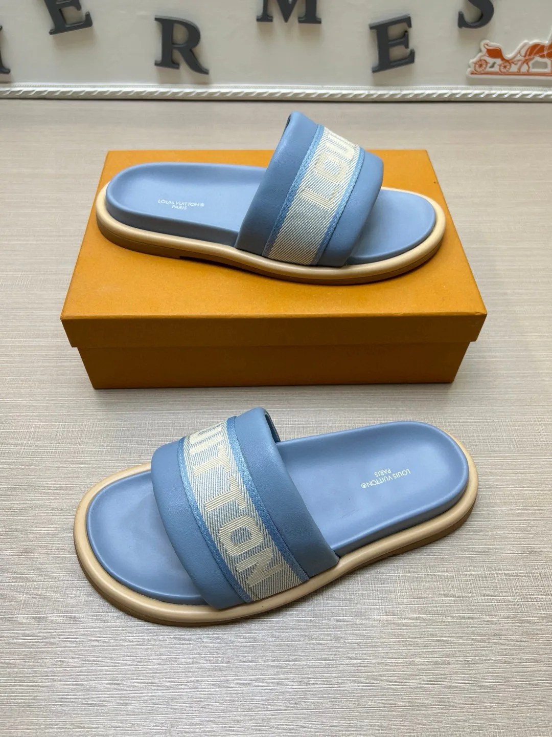 Шлепанцы Женские Louis Vuitton 9801522