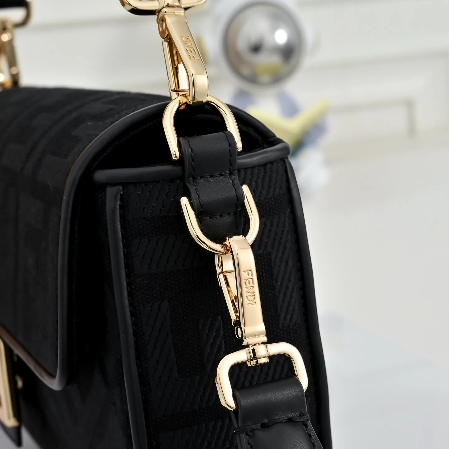 Классические Сумки Женские Fendi 18004259