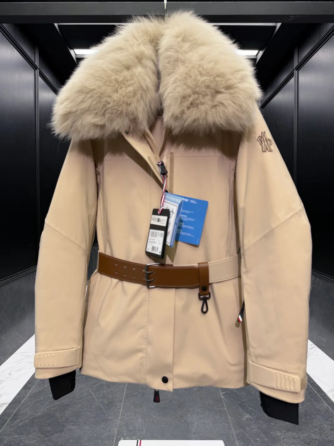Куртки И Пуховики Женские Moncler 19648718