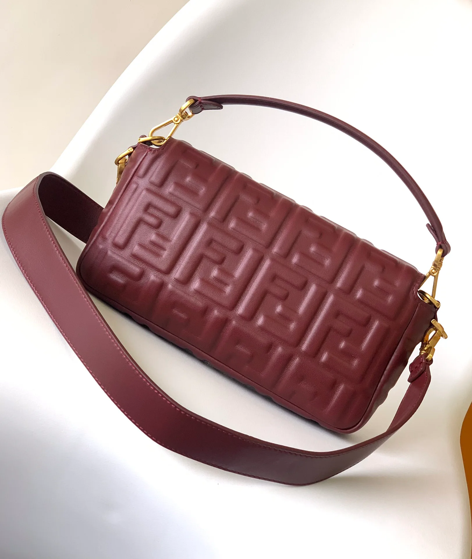 Сумки На Ремне Женские Fendi 343569