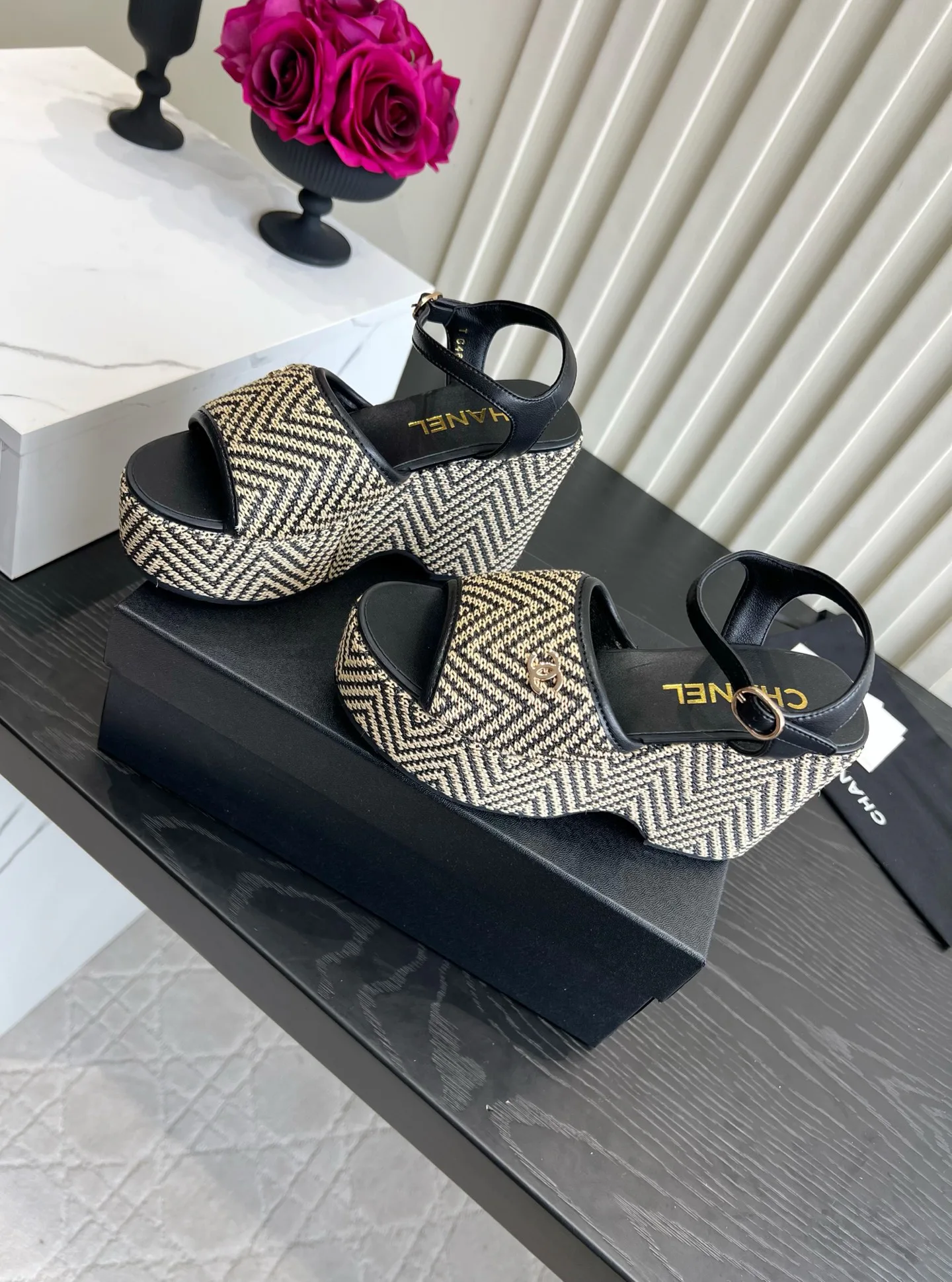 Босоножки Женские Chanel 16953560