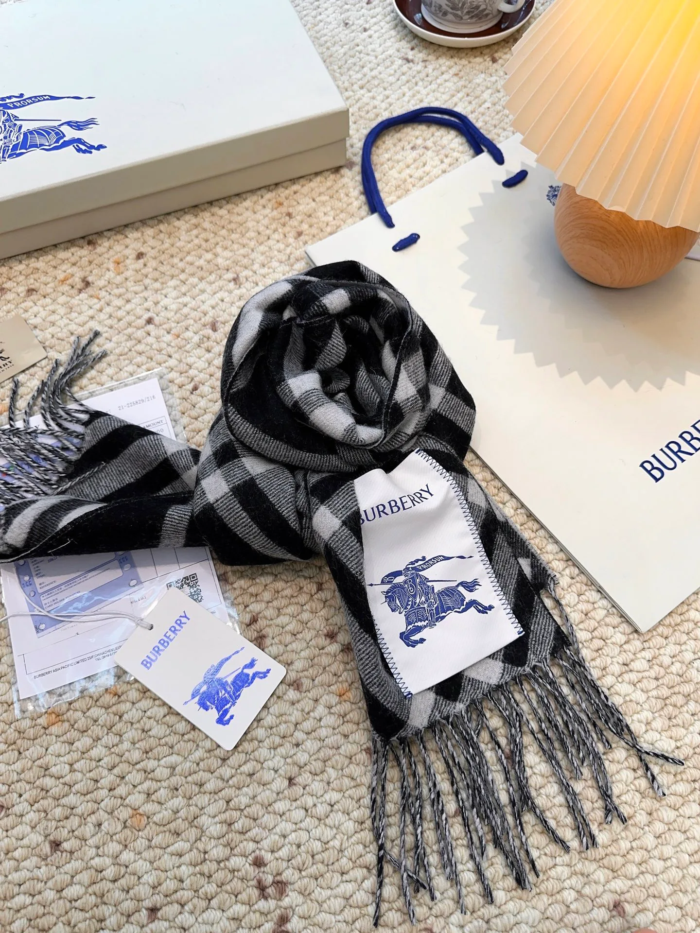 Шарфы Burberry 18105488