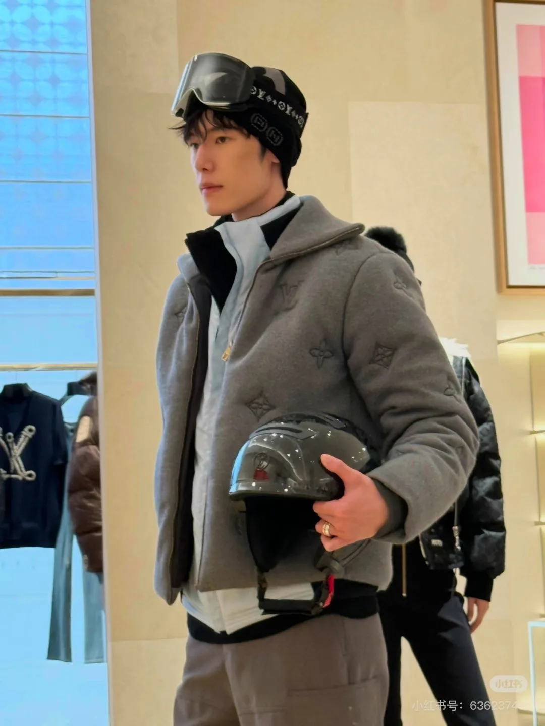 Куртки И Пуховики Мужские Louis Vuitton 17480505