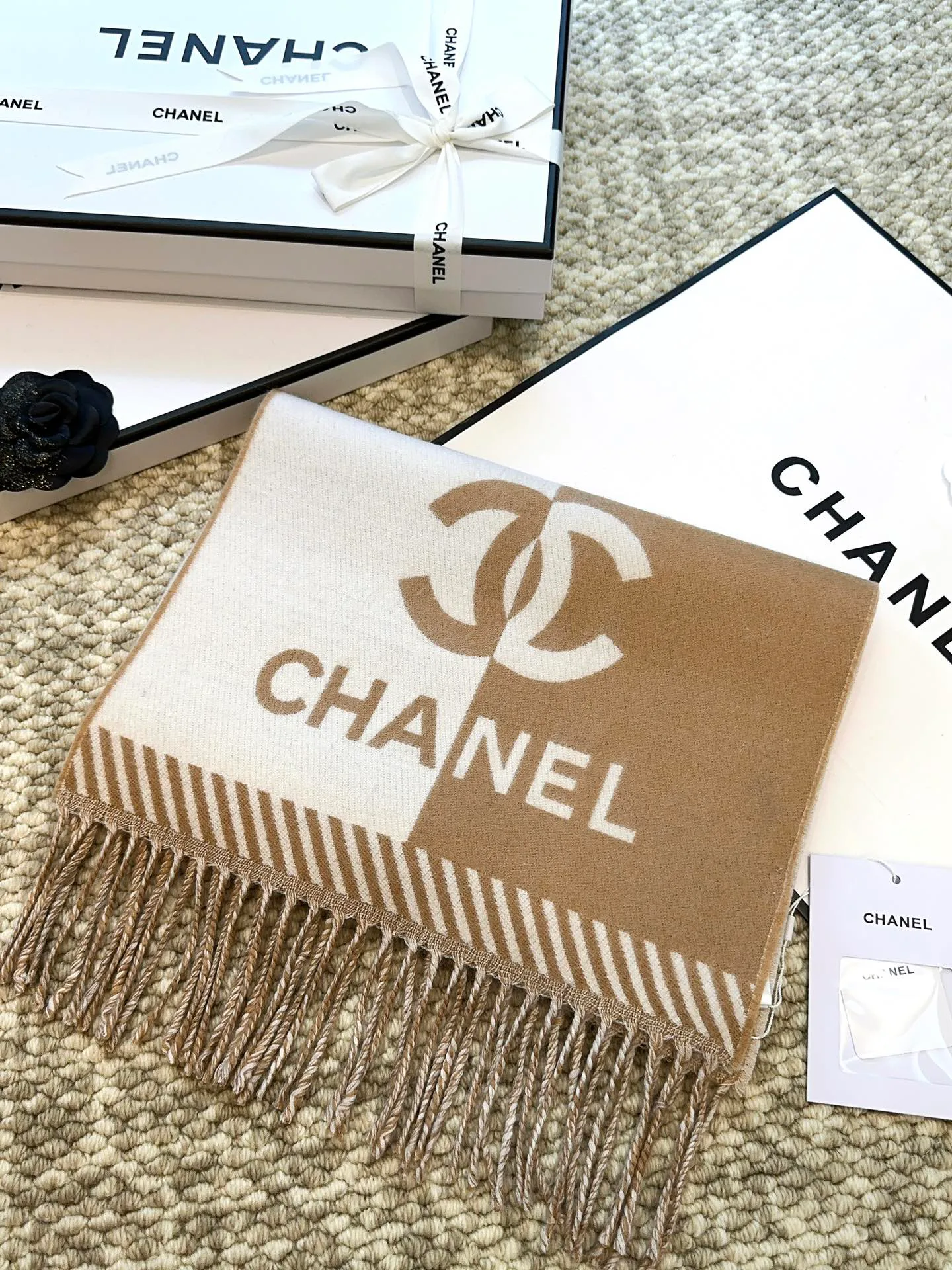 Шарфы Chanel 18627408