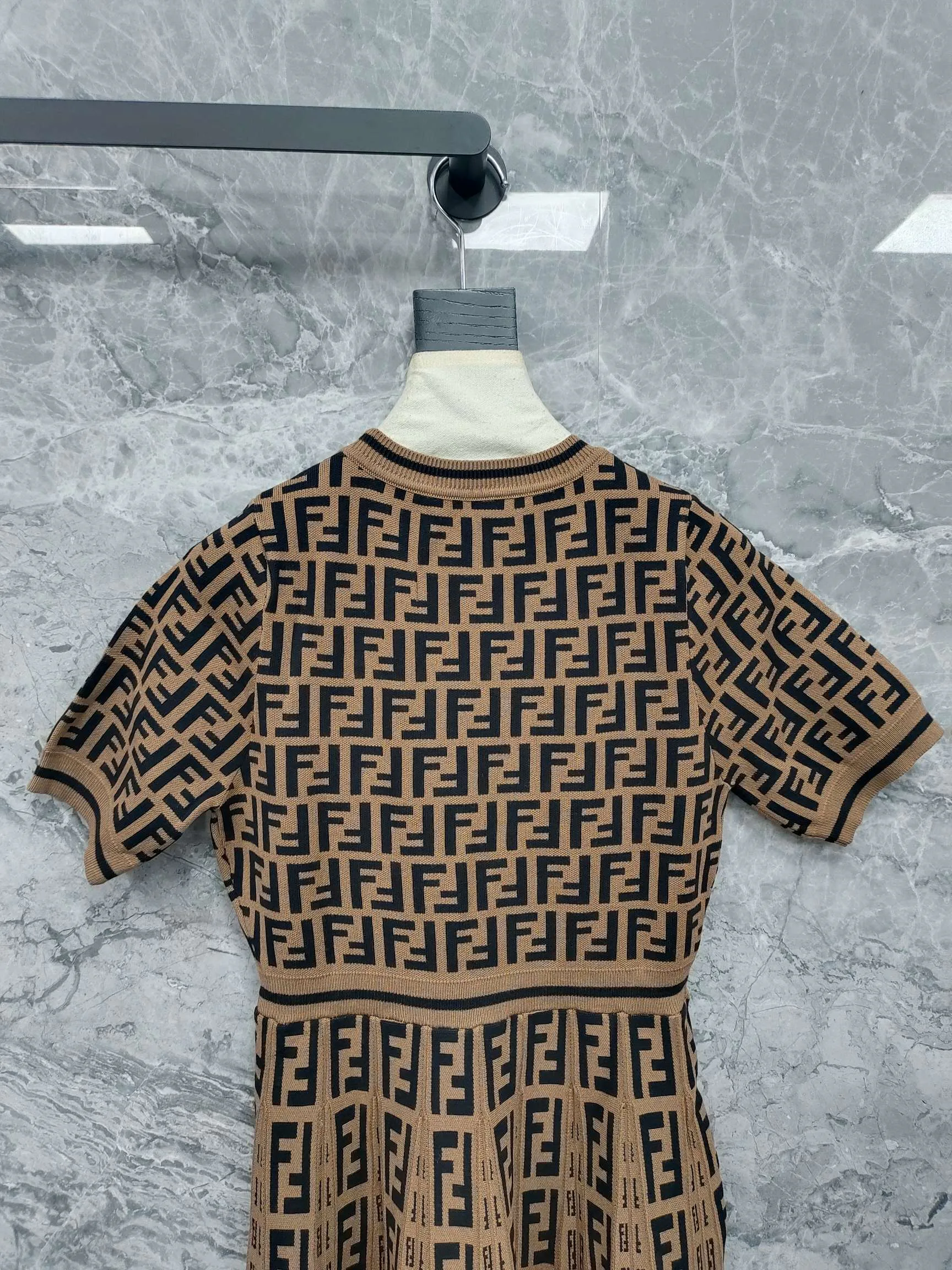 Платья Женские Fendi 18743537