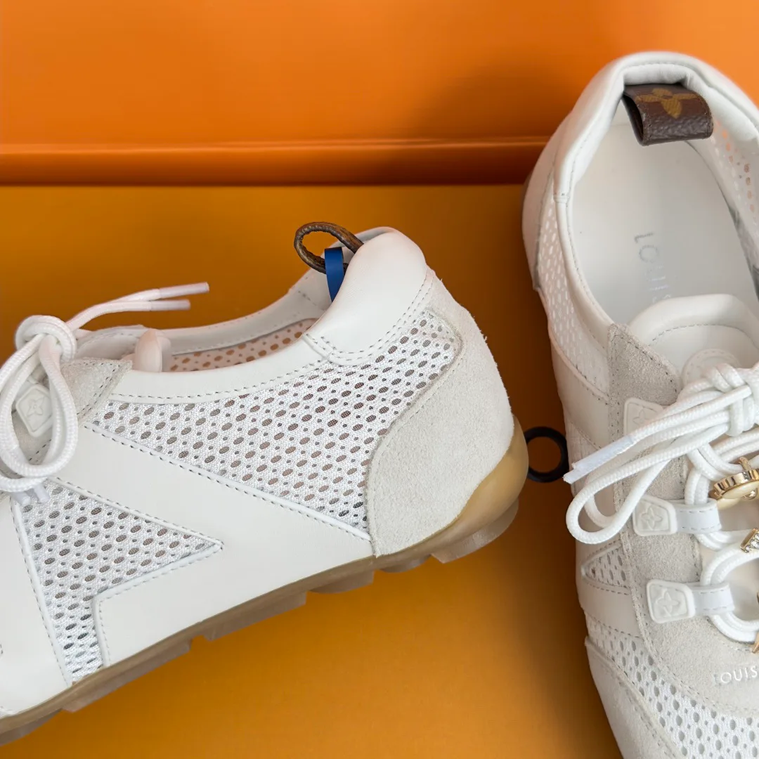 Кроссовки Женские Louis Vuitton 17950620