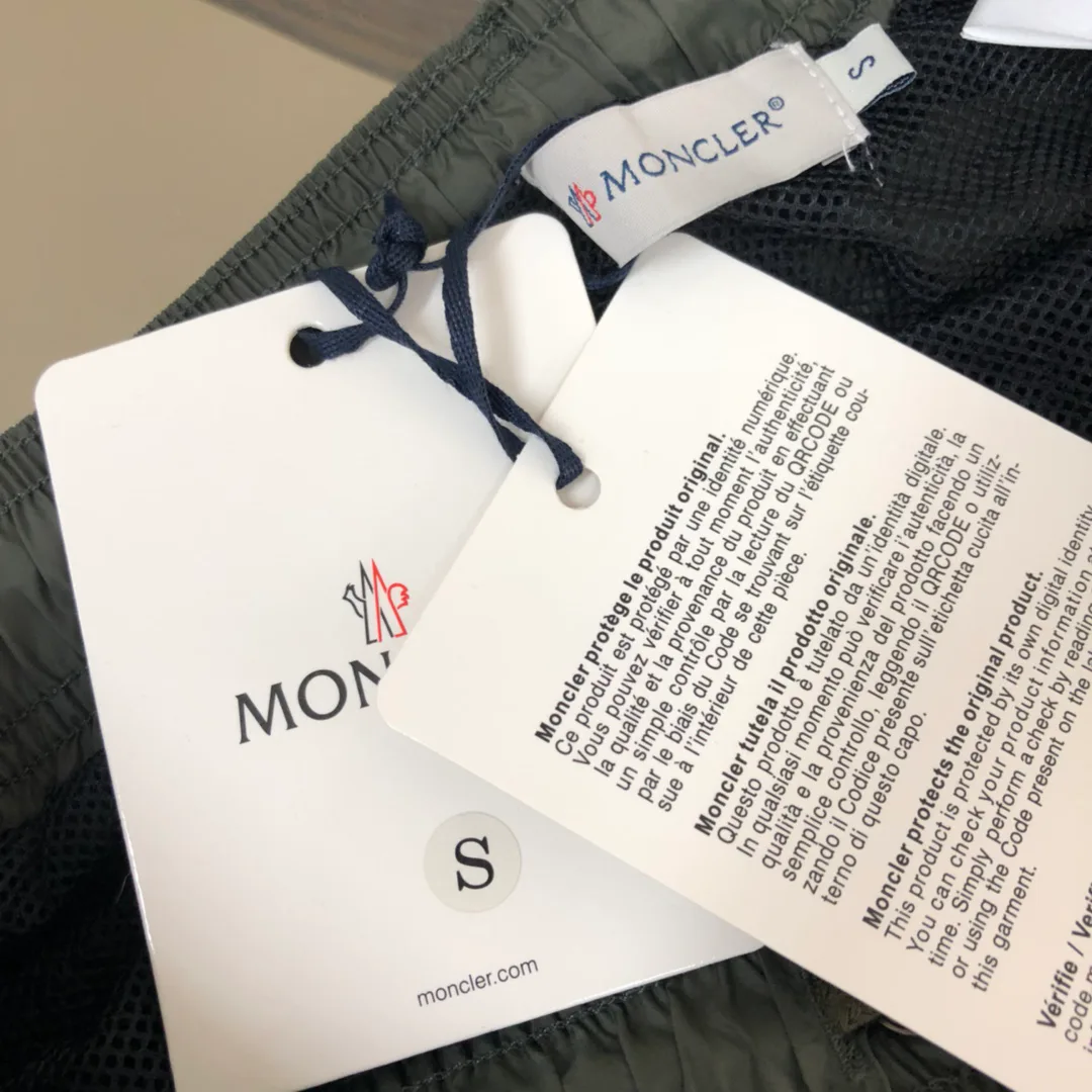 Шорты Мужские Moncler 11239103