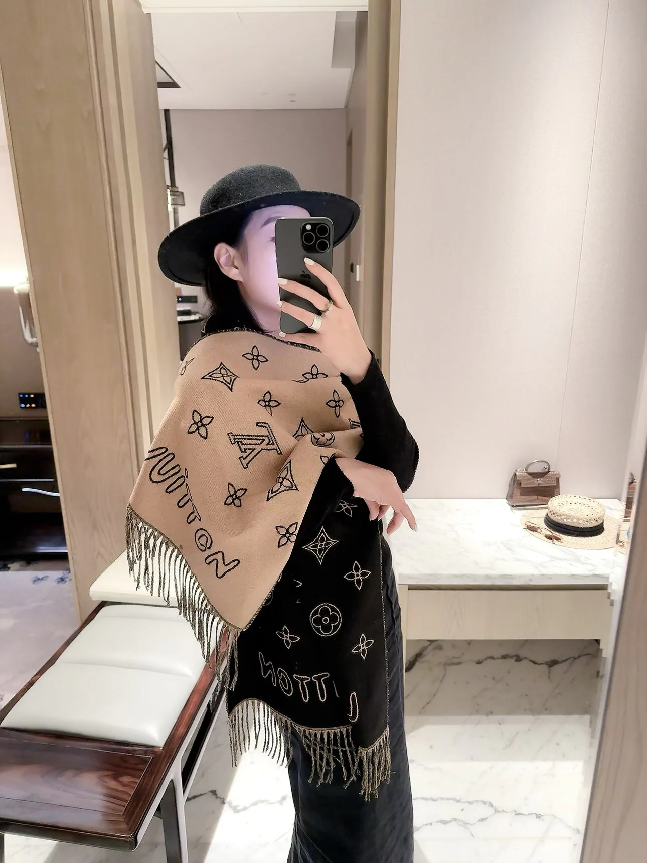 Шарфы Louis Vuitton 18377557