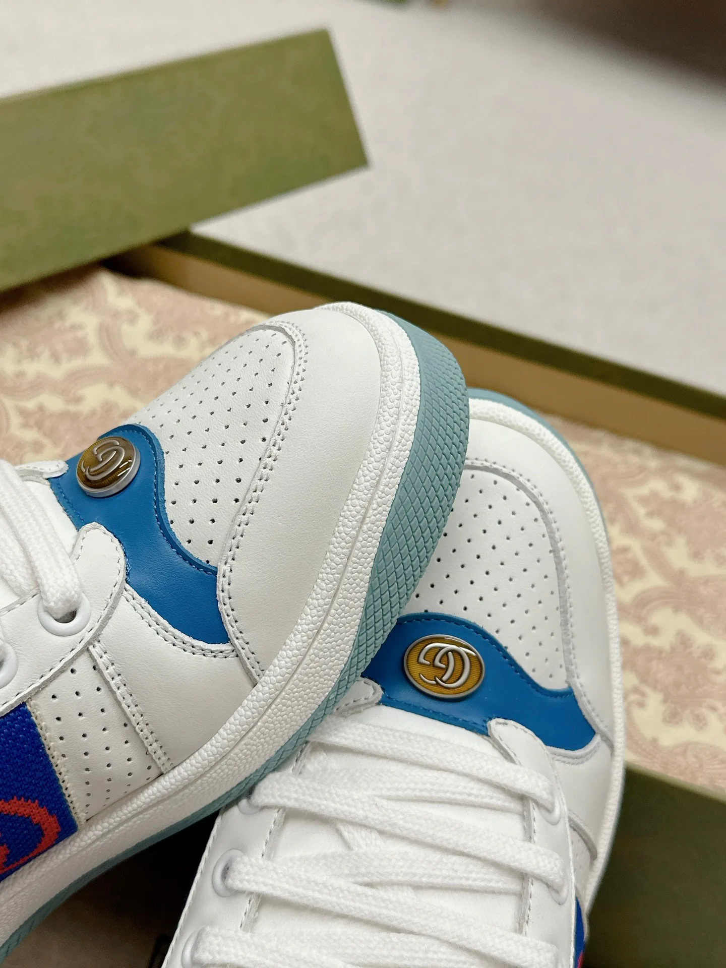 Кроссовки Женские Gucci 4784242