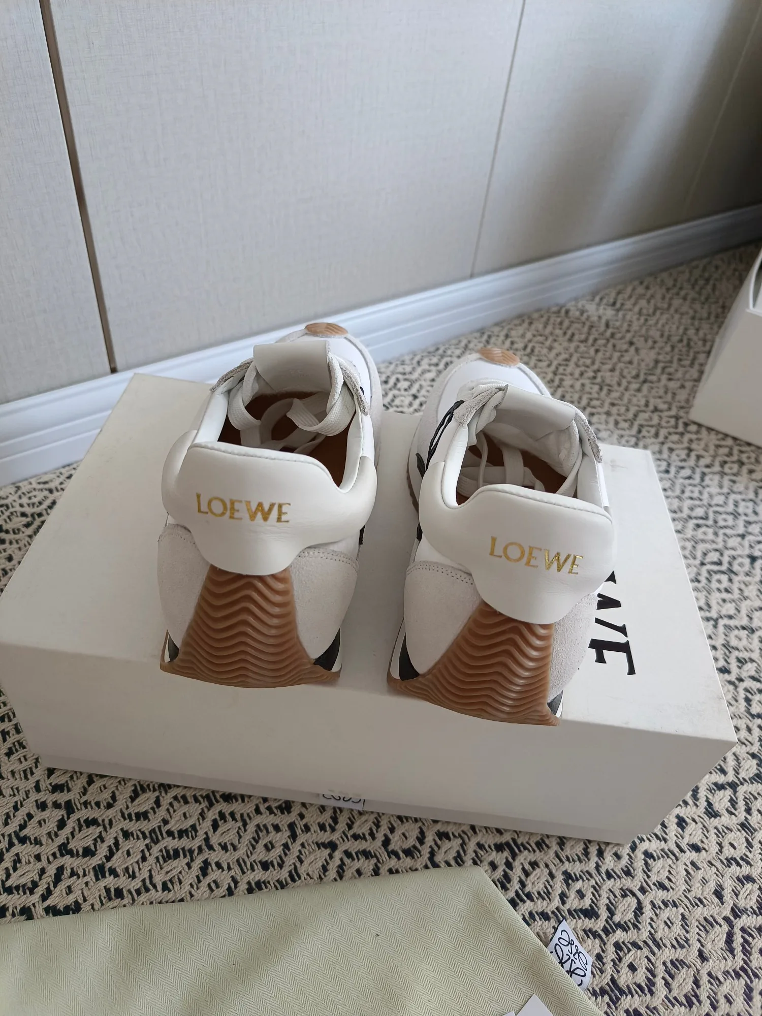 Кроссовки Женские Loewe 19275228