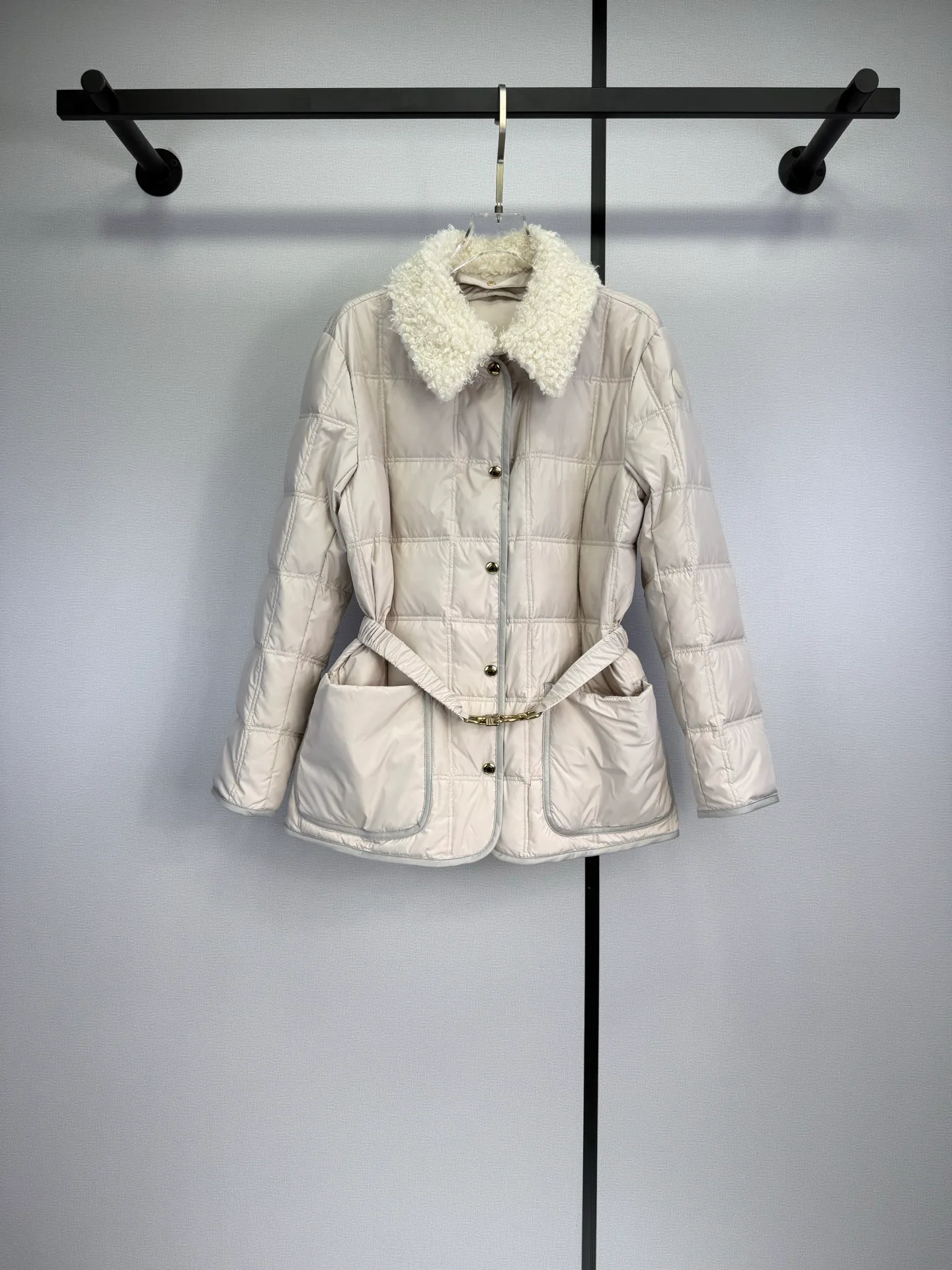 Куртки И Пуховики Женские Moncler 18022130