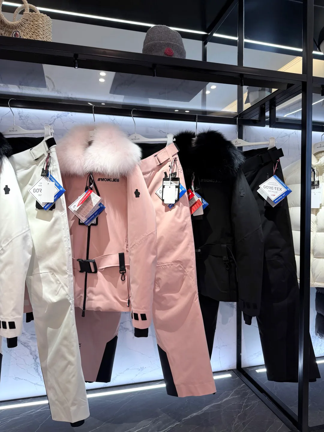 Куртки И Пуховики Женские Moncler 18133608