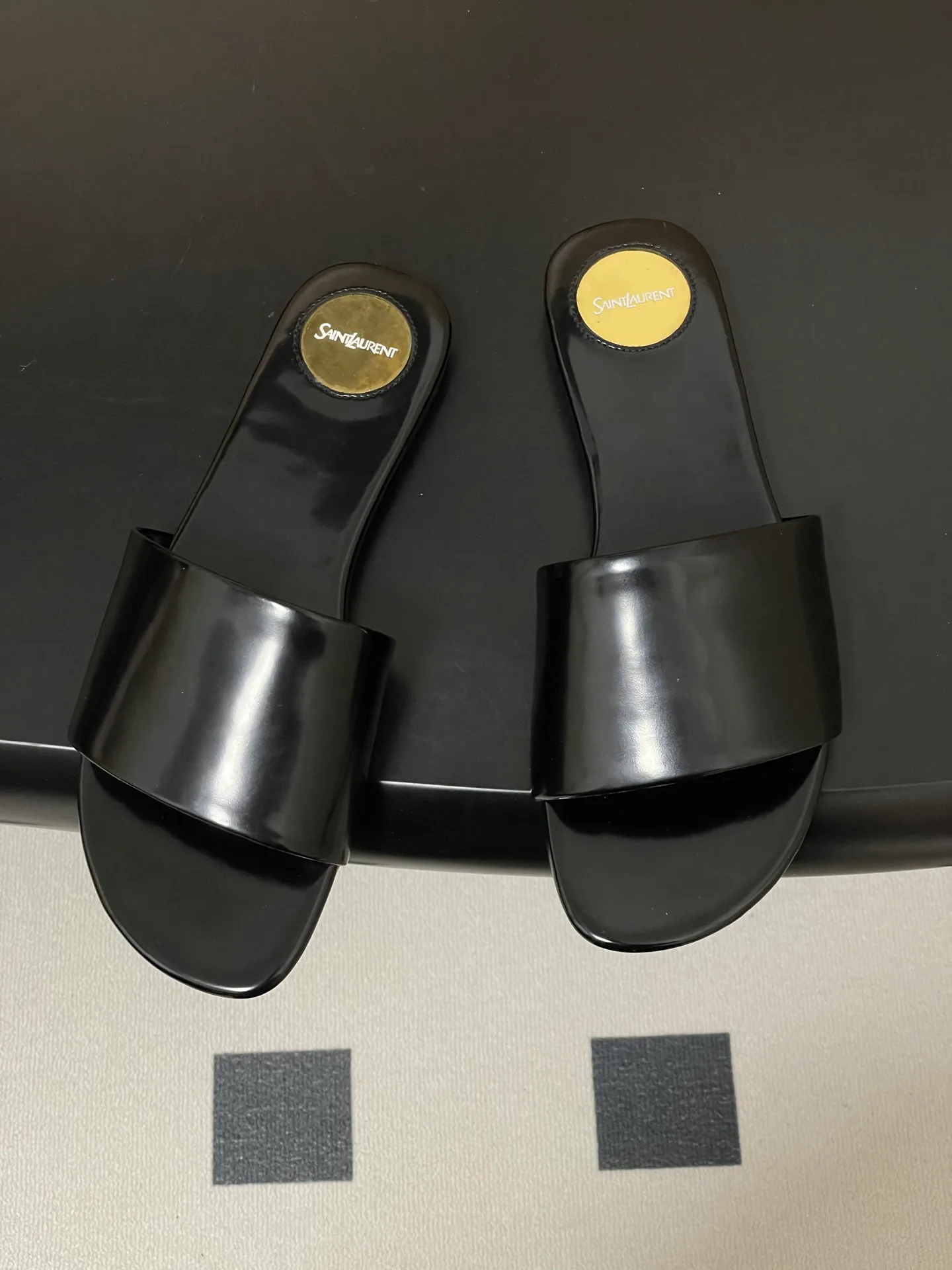 Шлепанцы Женские Saint Laurent 855430