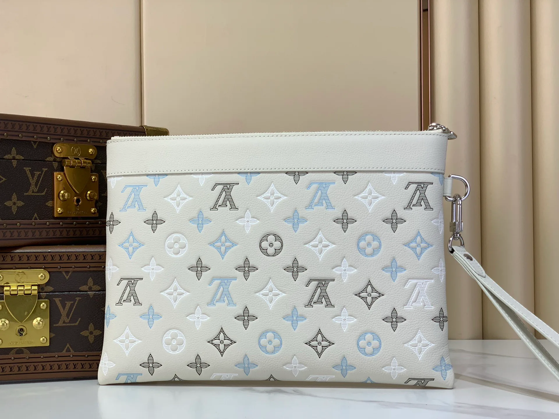 Клатчи Женские Louis Vuitton 14458793