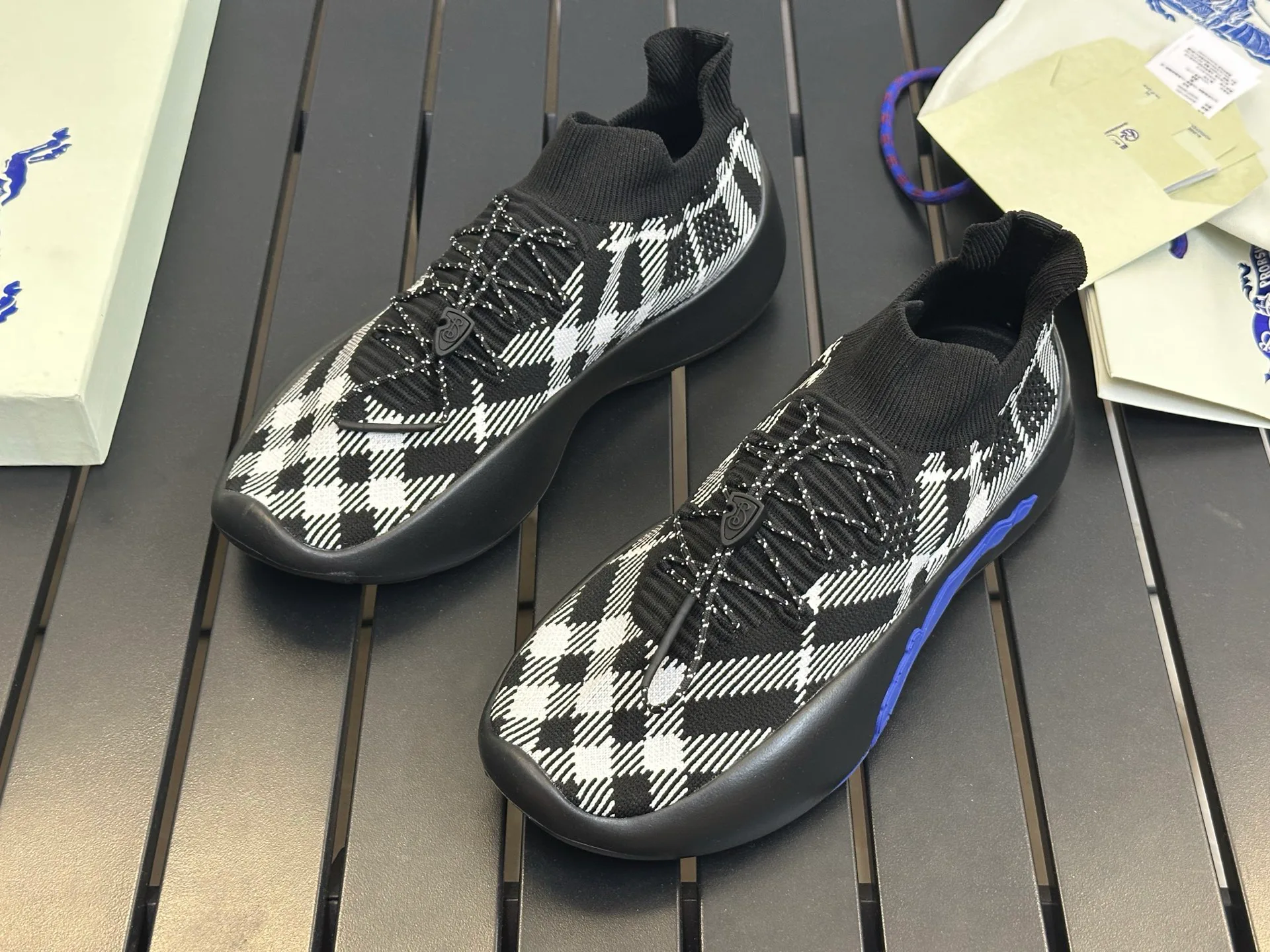 Кроссовки Женские Burberry 17420326