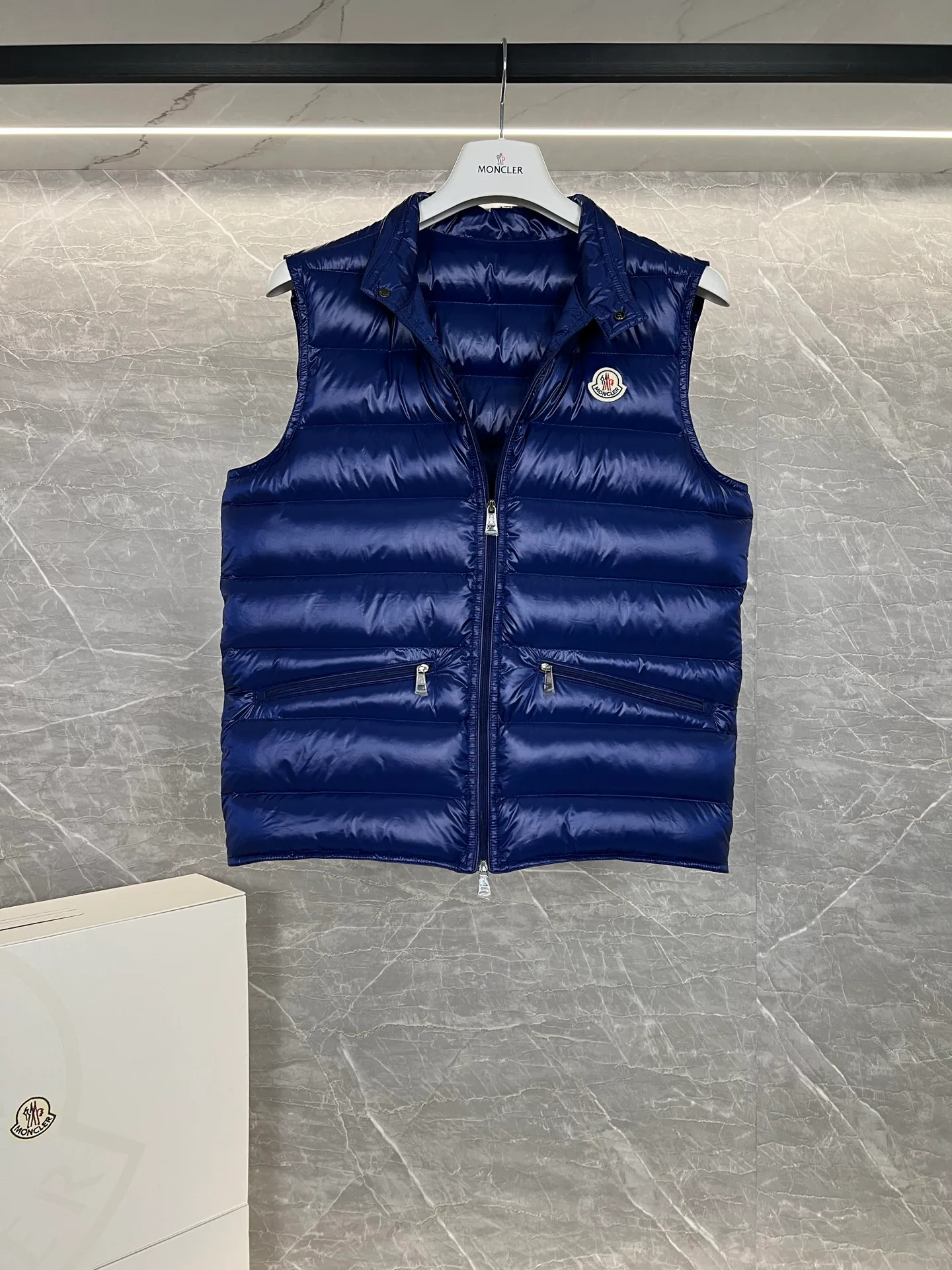 Жилеты Женские Moncler 18111333