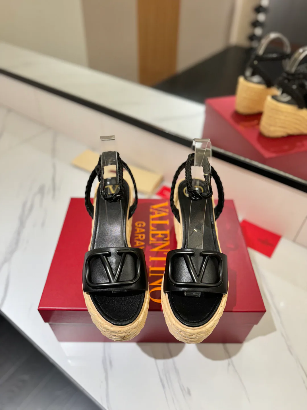 Босоножки Женские Valentino 17946620