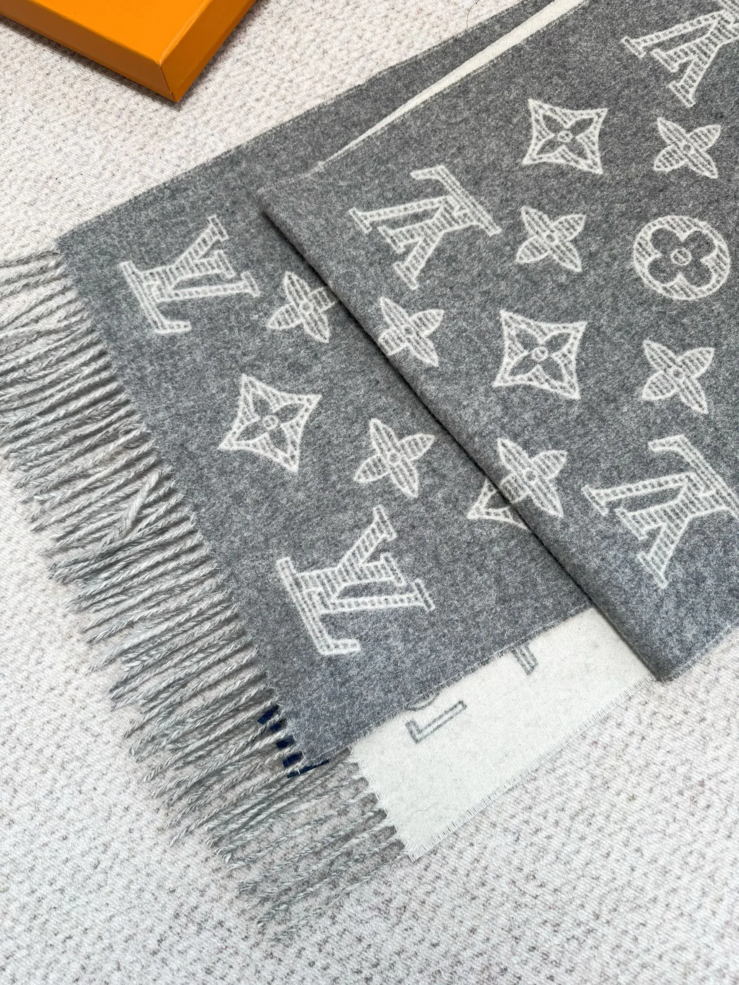 Шарфы Louis Vuitton 1326219