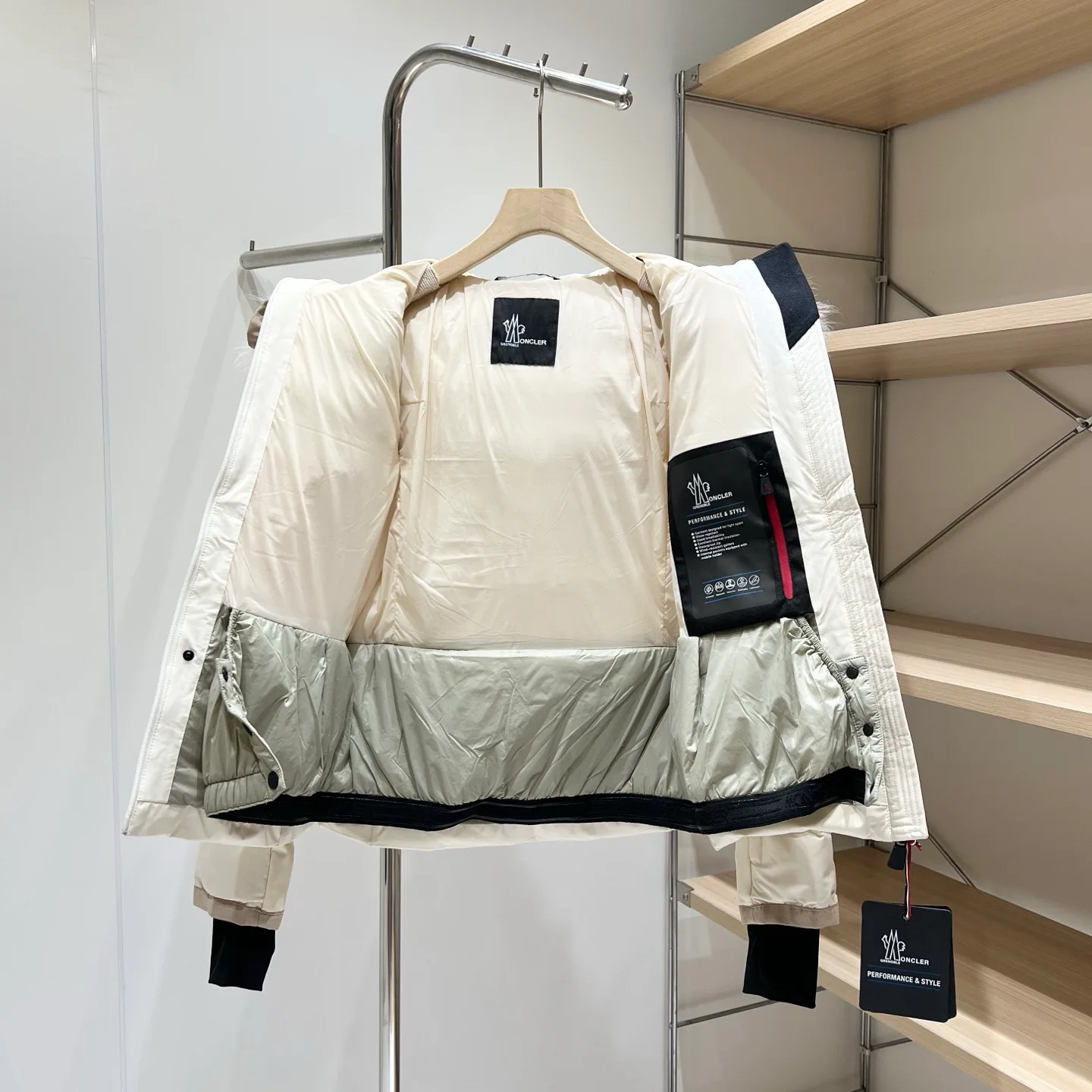 Куртки И Пуховики Женские Moncler 18723747