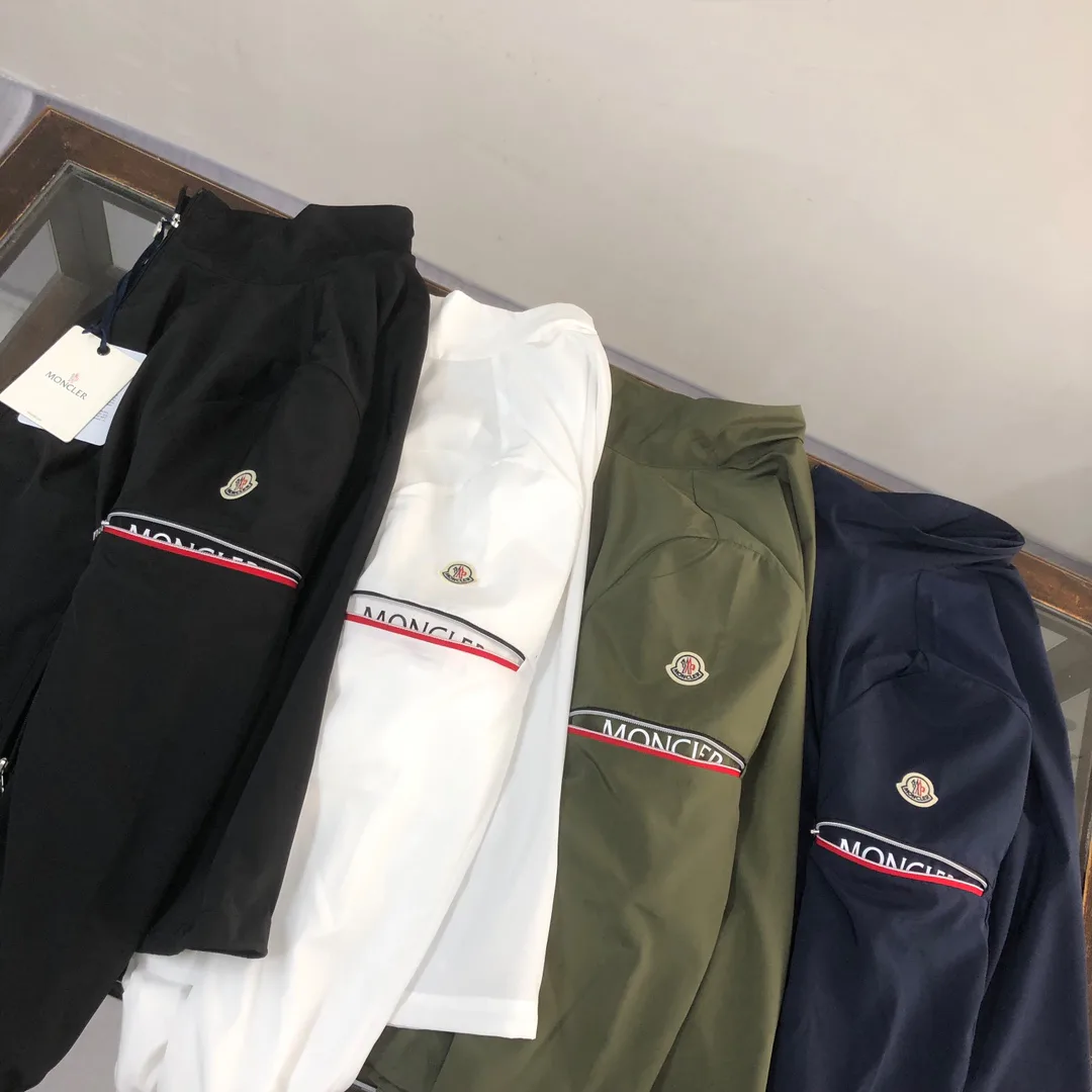 Куртки И Пуховики Мужские Moncler 17285986