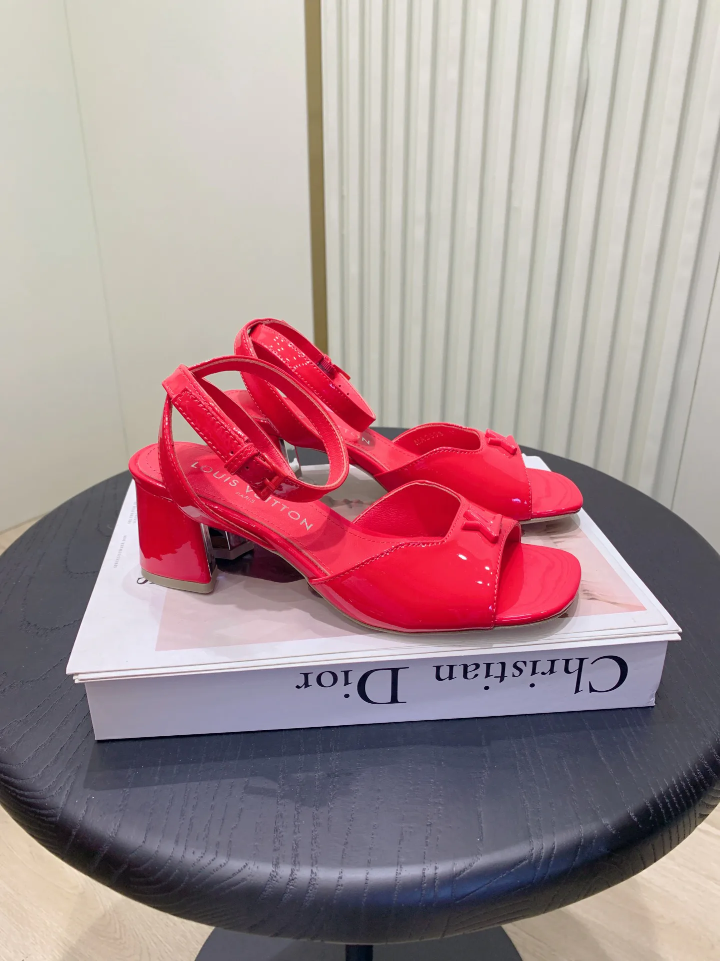 Босоножки Женские Louis Vuitton 1834438