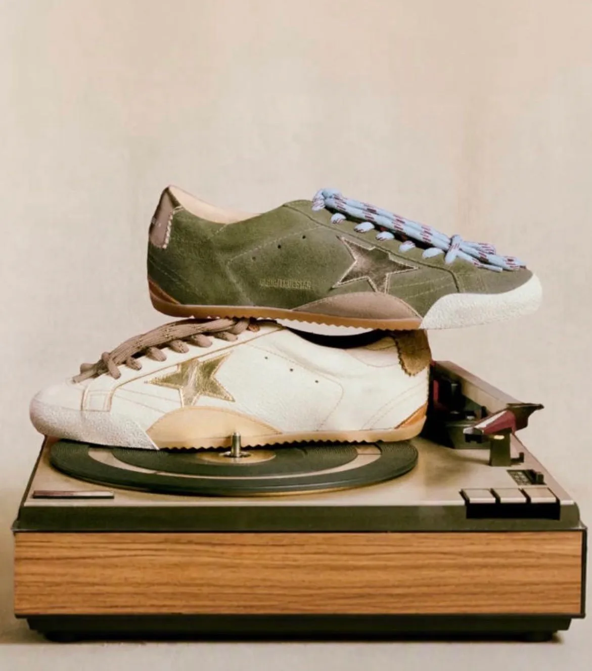 Кроссовки Женские Golden Goose 18204641