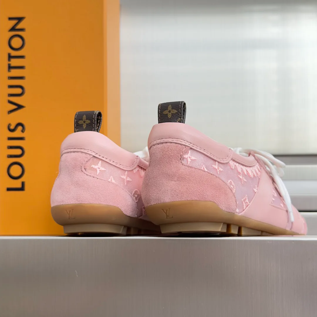 Кроссовки Женские Louis Vuitton 18083475