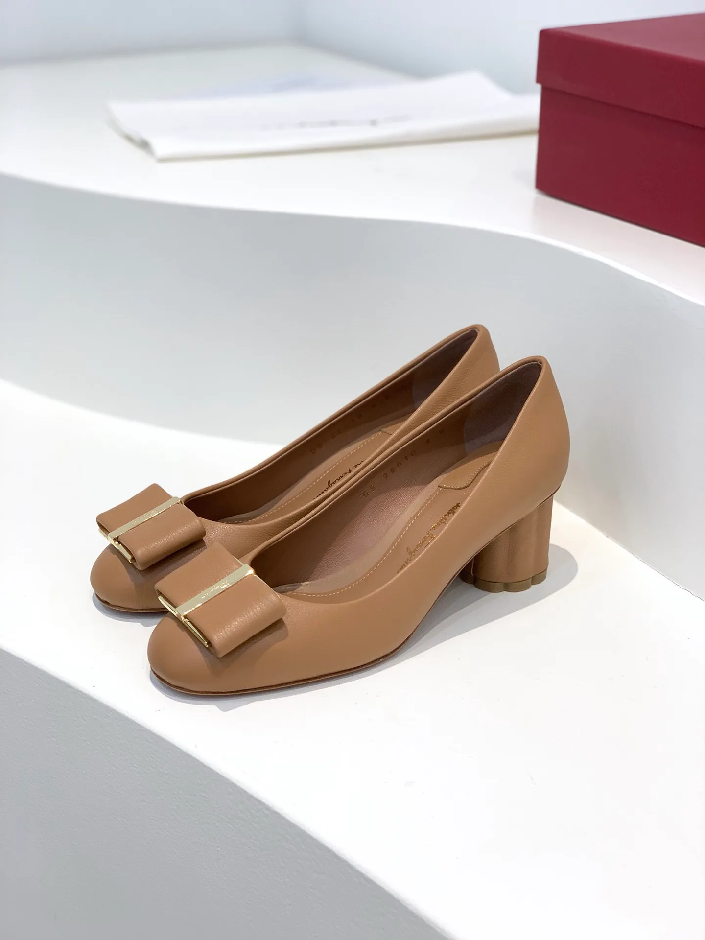 Туфли Женские Salvatore Ferragamo 11675503