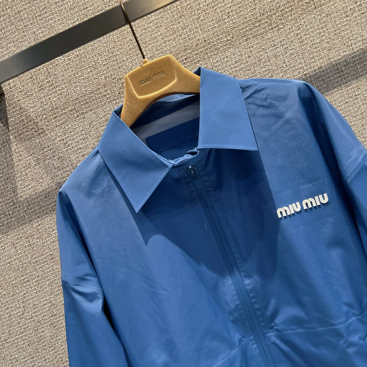 Куртки И Пуховики Женские Miu Miu 10655684