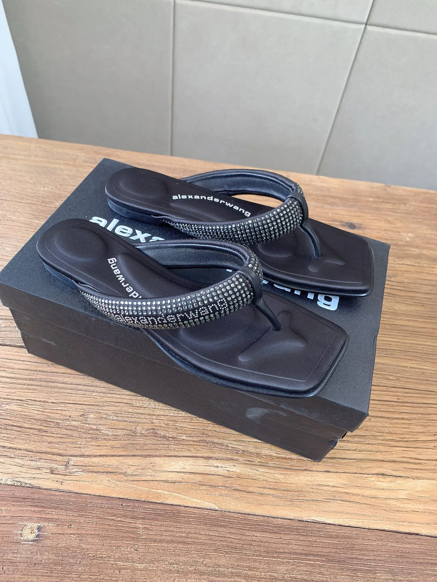 Шлепанцы Женские Alexander Wang 17963254