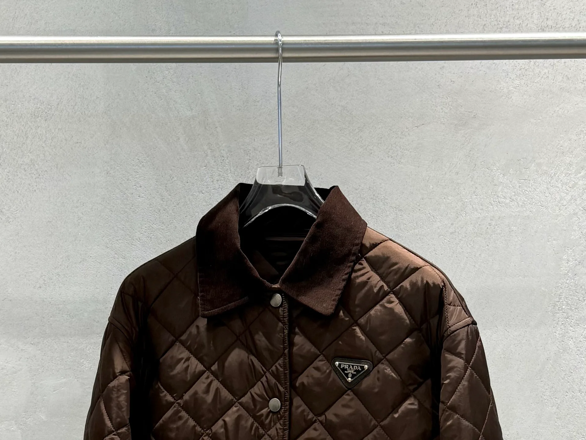 Куртки И Пуховики Женские Prada 19060003