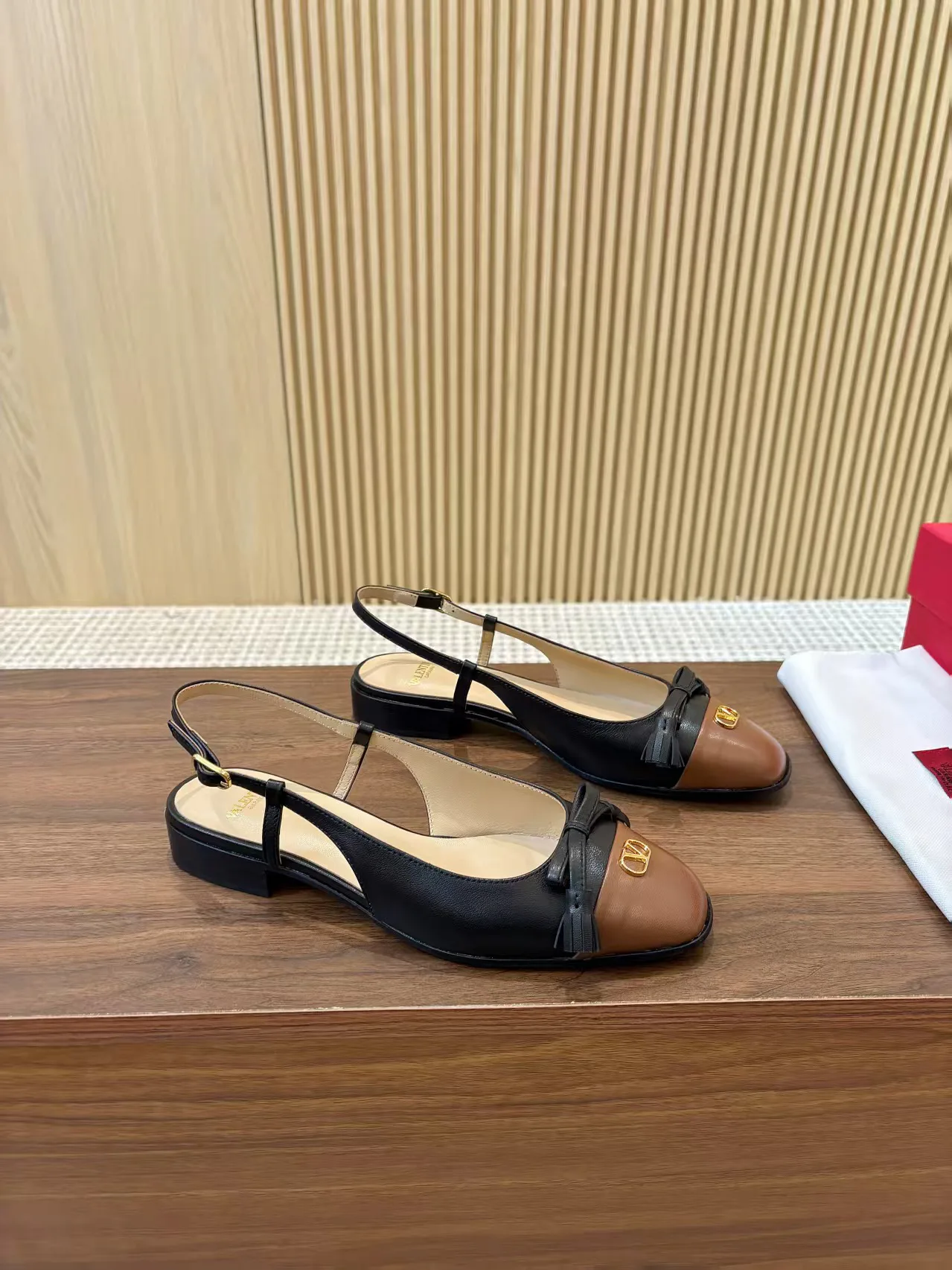 Босоножки Женские Valentino 11490626