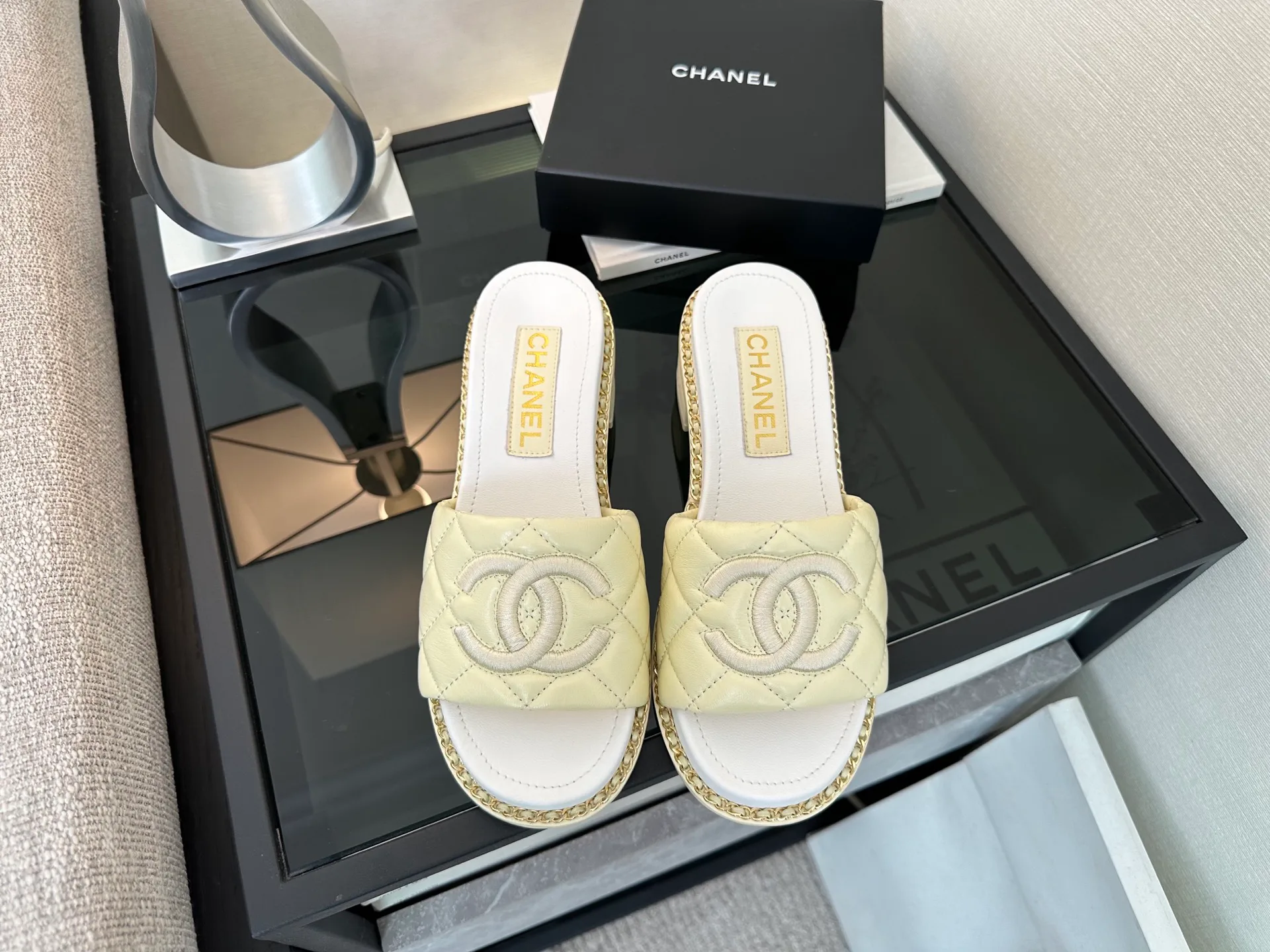 Босоножки Женские Chanel 10380418