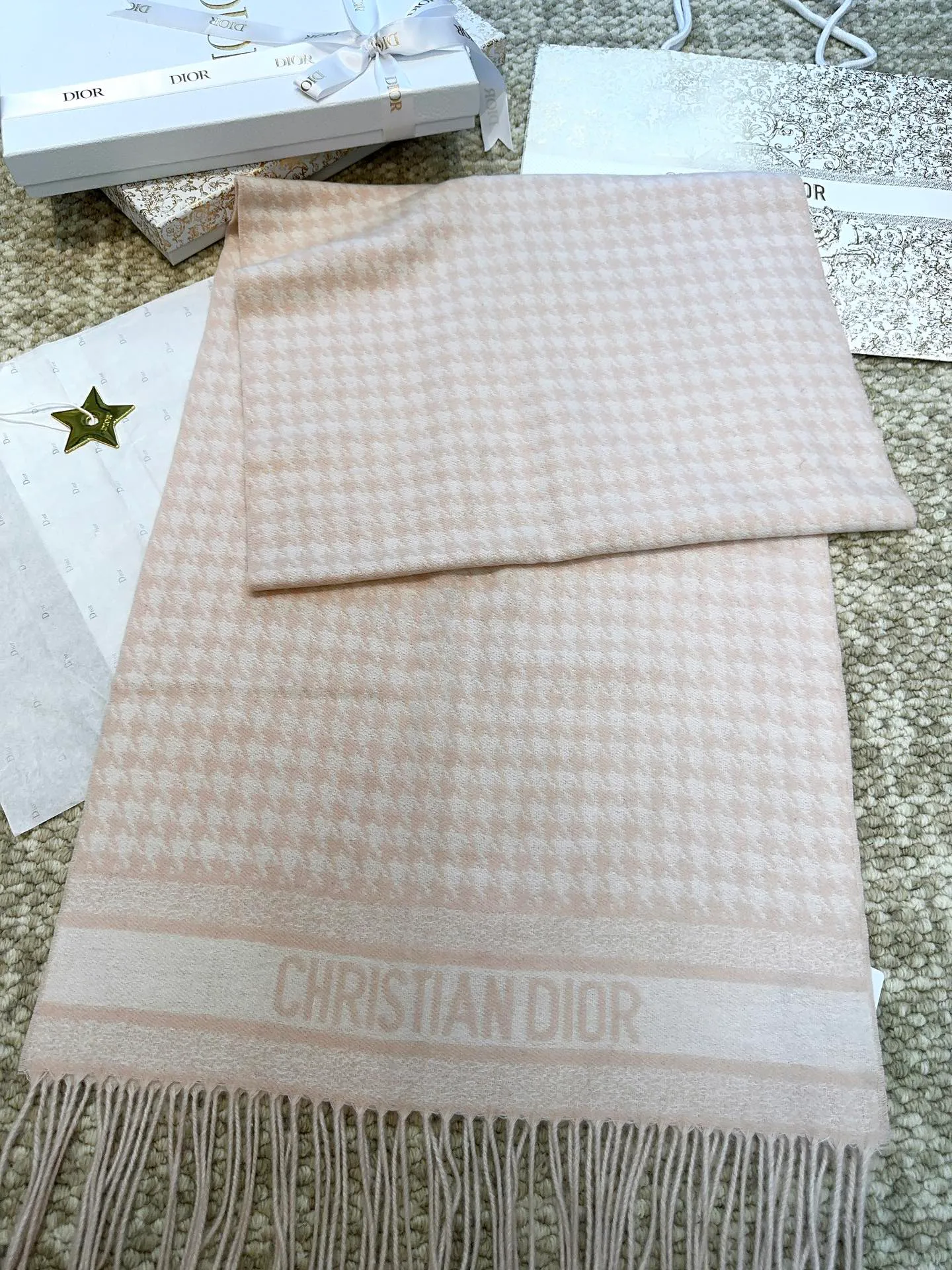 Шарфы Christian Dior 18105445