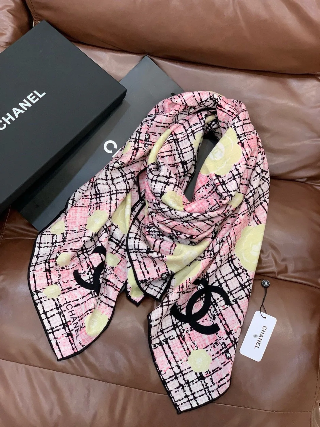 Платки Chanel 1338090