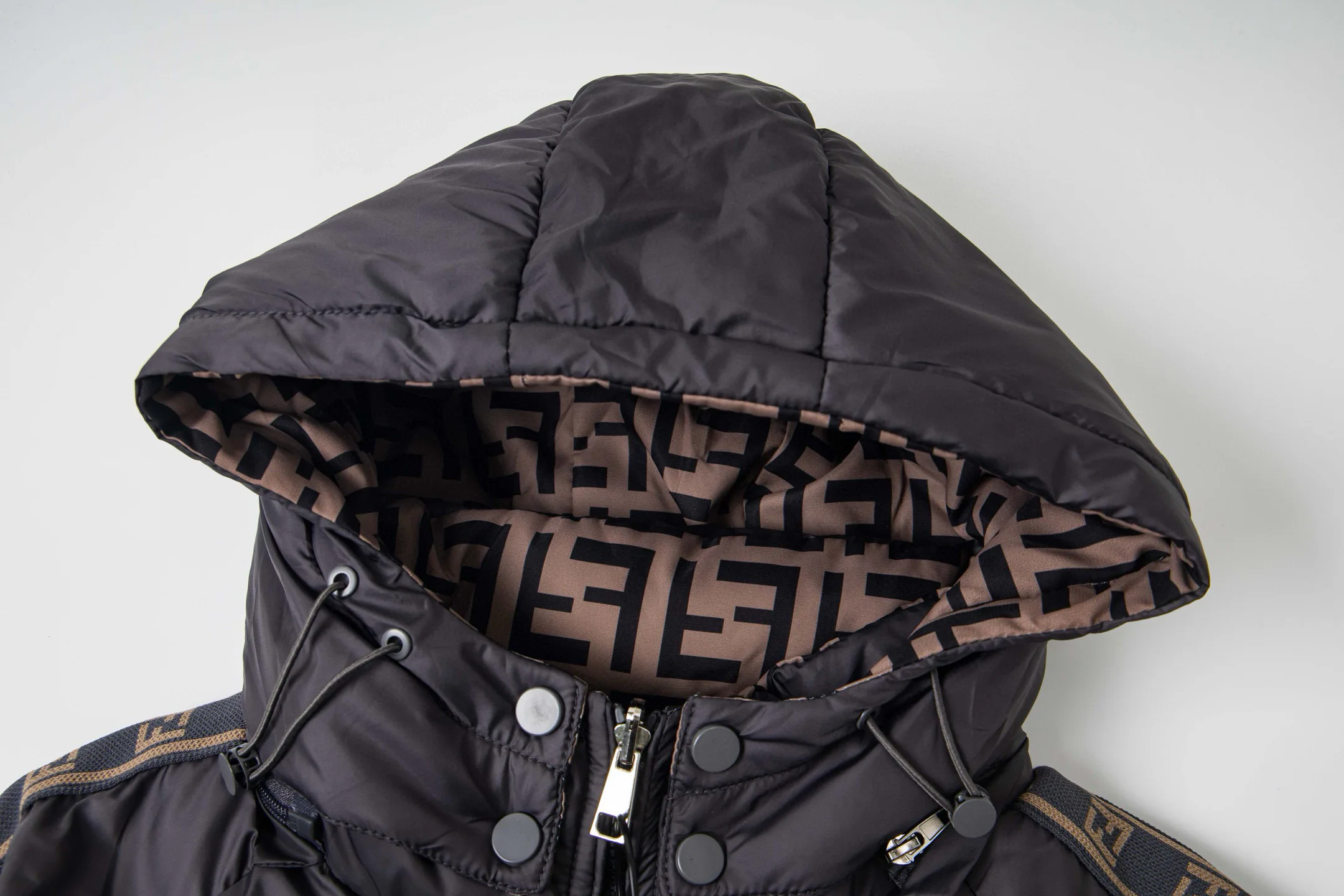 Куртки И Пуховики Женские Fendi 362365