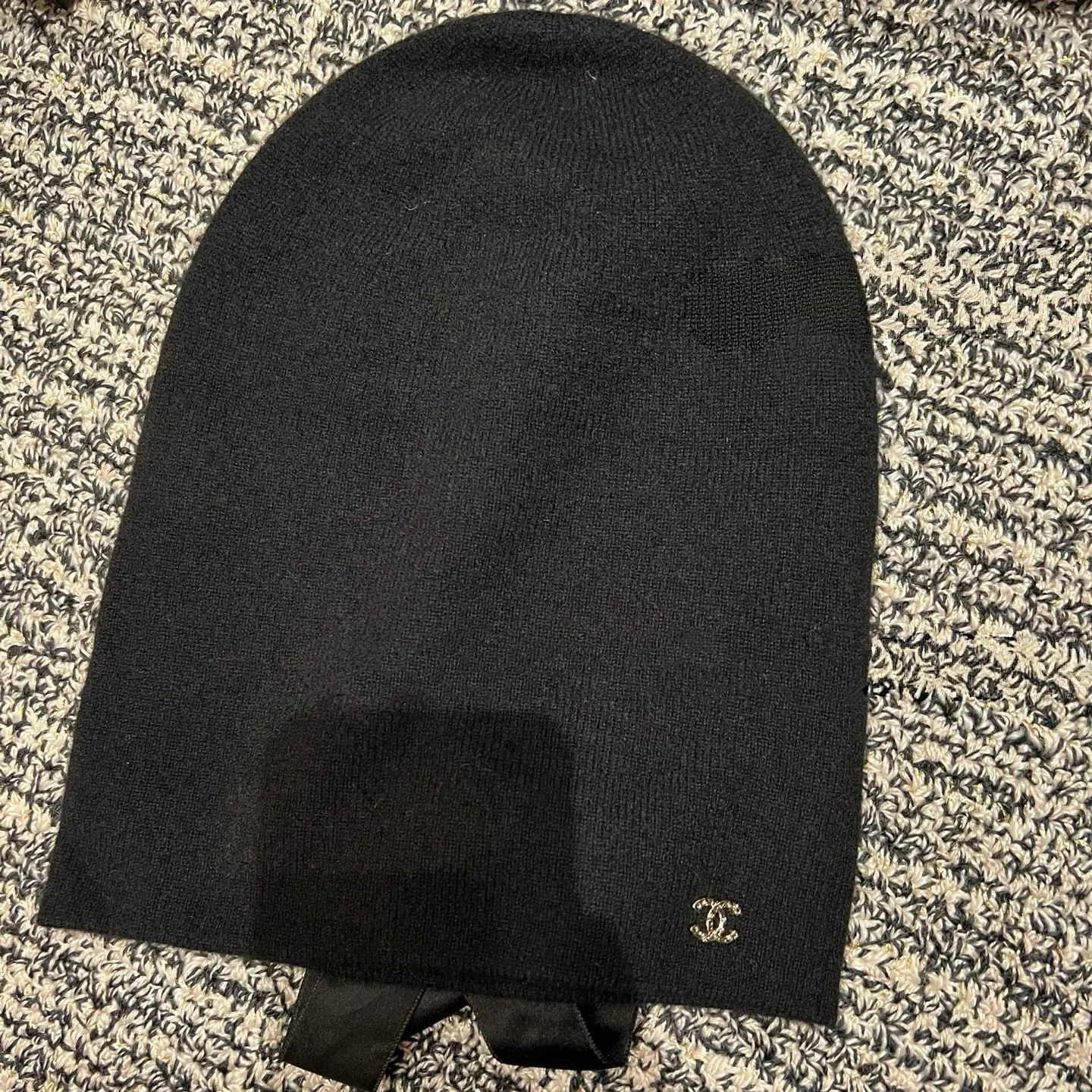 Головные Уборы Chanel 18347796