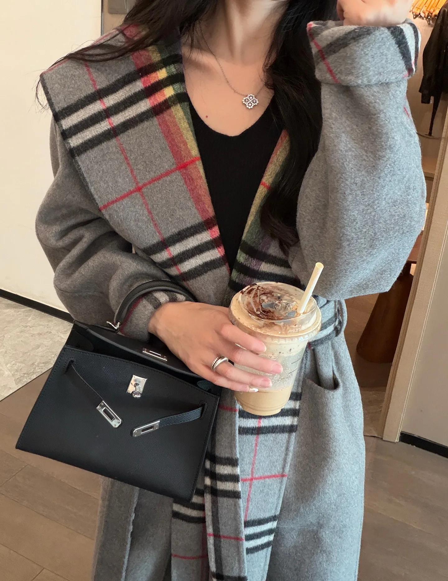 Пальто Женские Burberry 18761946