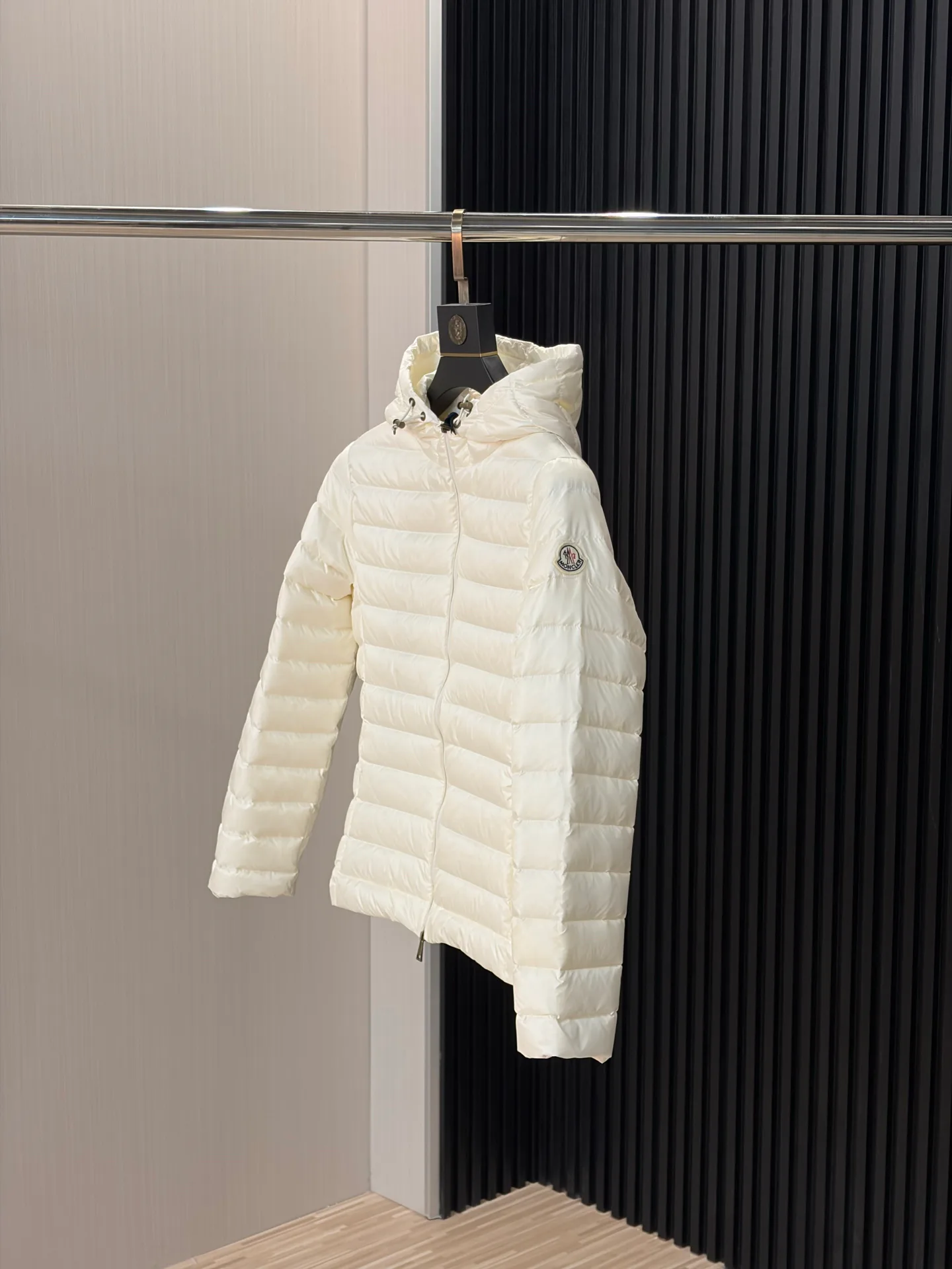 Куртки И Пуховики Мужские Moncler 18231136